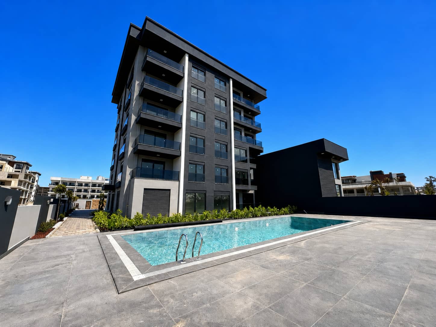 ALTINTAŞ 40LIK CAD ÜZERİNDE SATILIK 2+1 LÜKS DAİRE