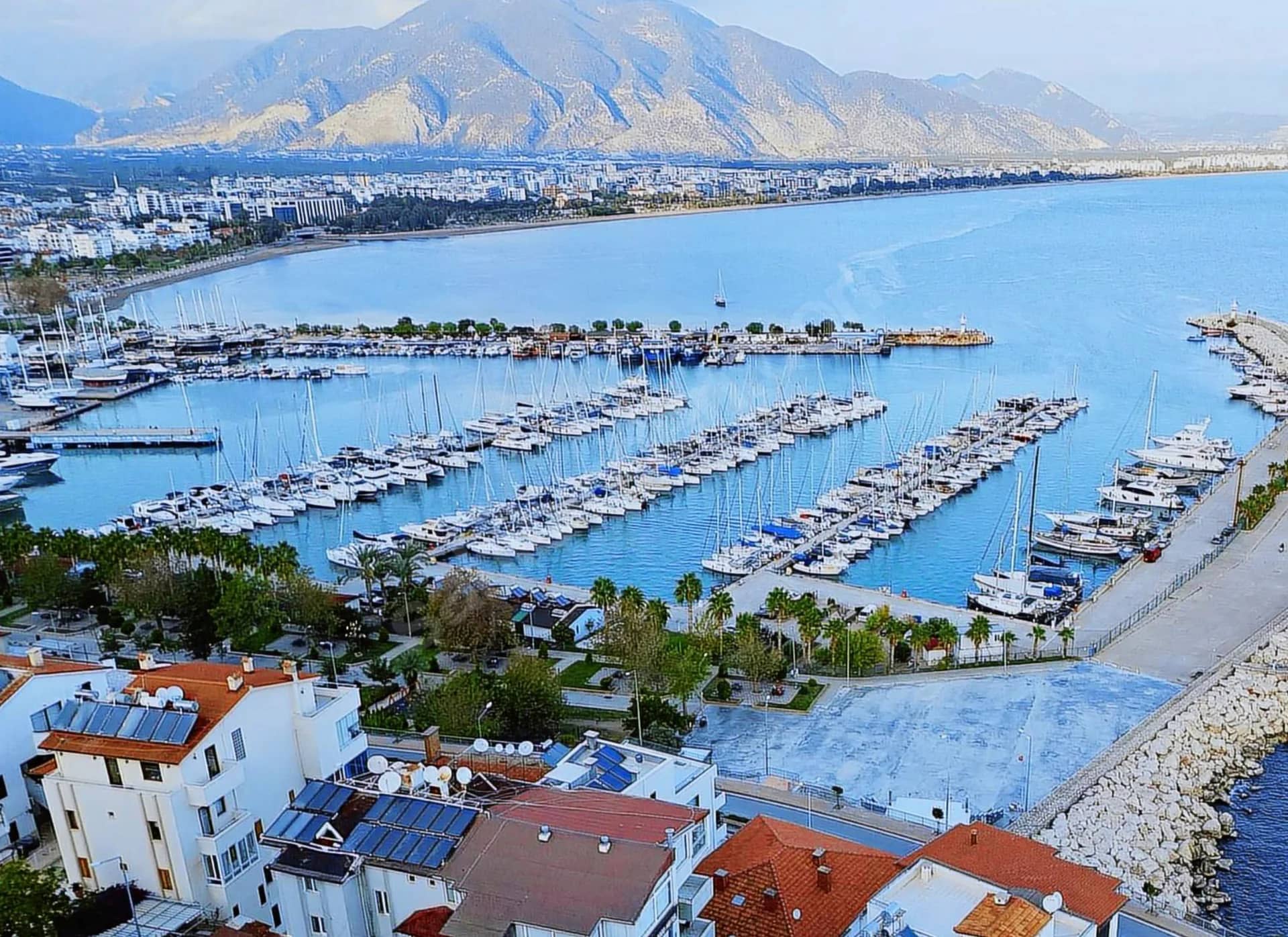 FİNİKE SAHİL LİMAN ÜSTÜNDE FULL MANZARALI 21 ODALI SATILIK OTEL