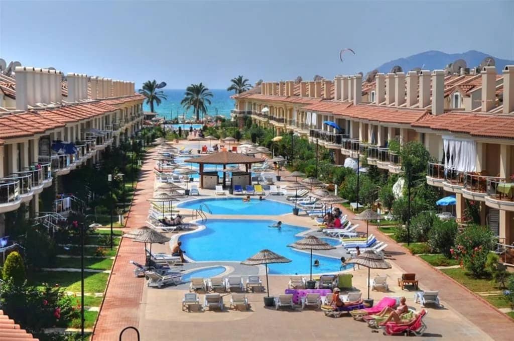 Fethiye Çalış Plajında Eşyalı Satılık Dubleks Daire
