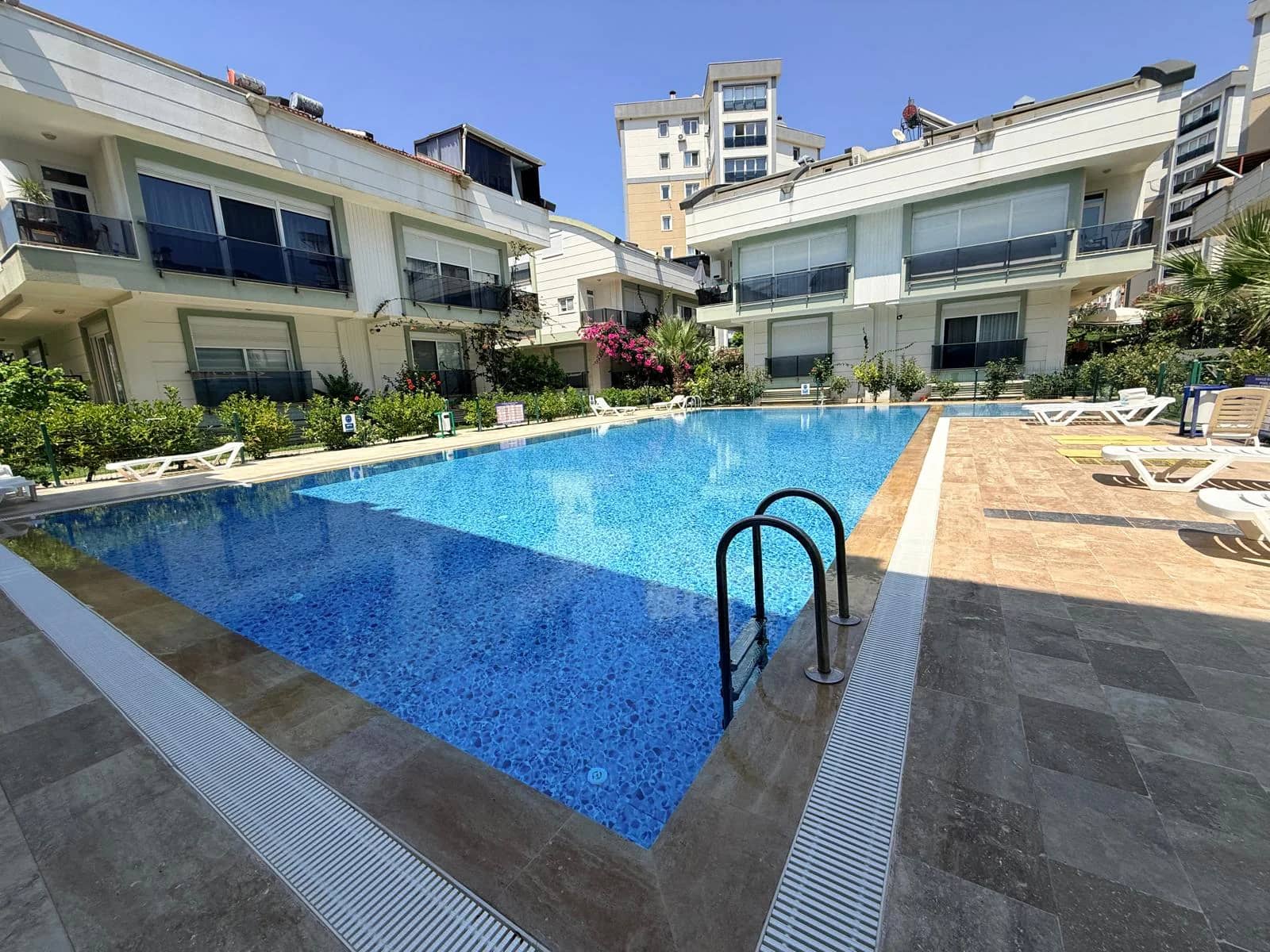 Güzeloba'da Doğal Gazlı/havuzlu Site İçi 3+1 Dubleks Daire ilan görseli