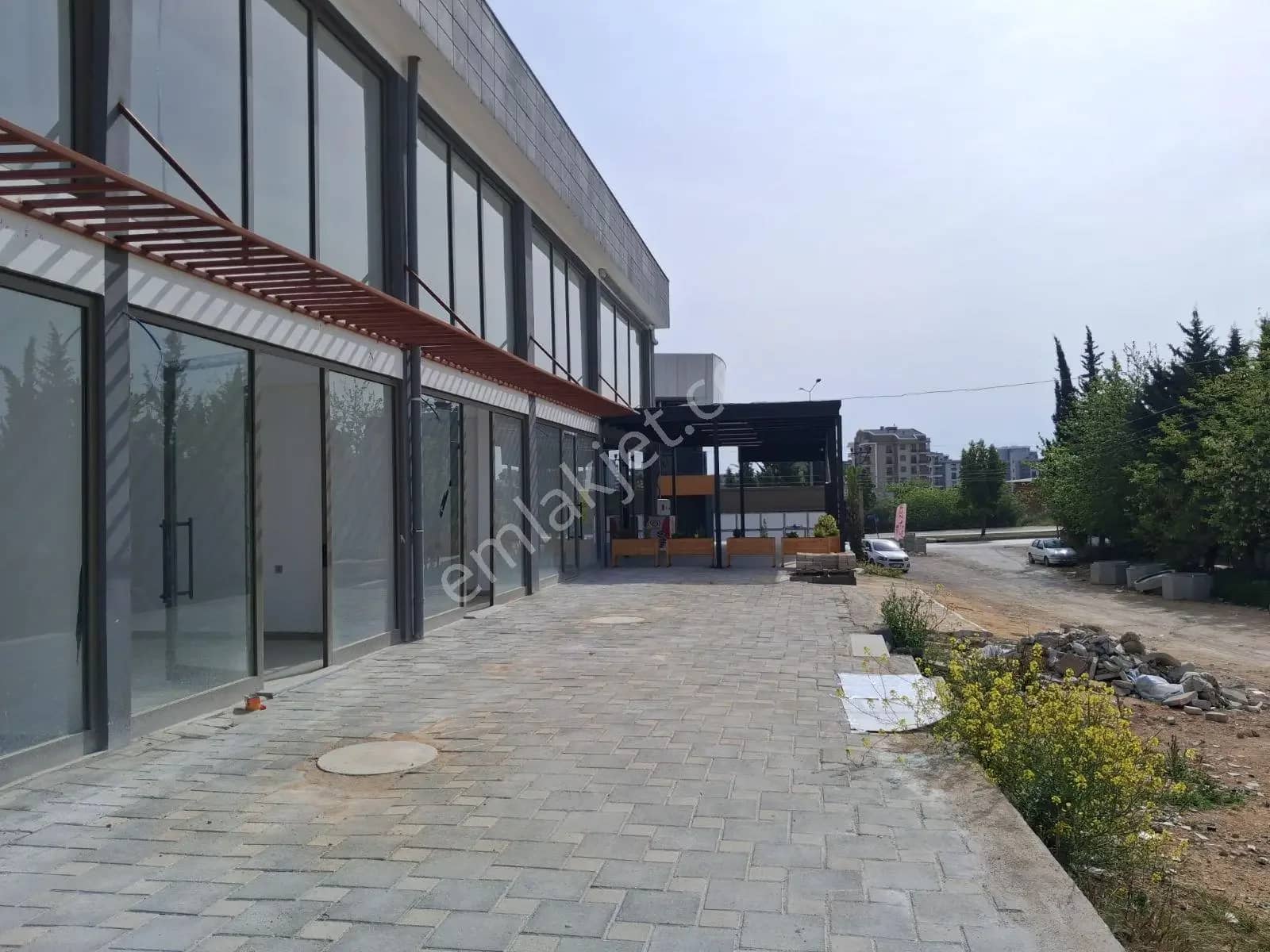 Kardeşkentler Cad. Yanında 130 M² Yeni Dükkan ilan görseli
