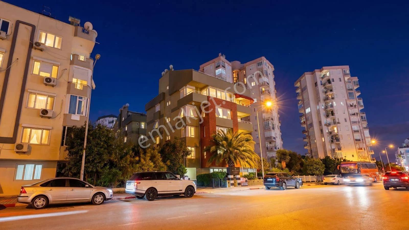 Yeşilbahçe De Doğalgazlı Kapalı Otoparklı 4+1 ilan görseli