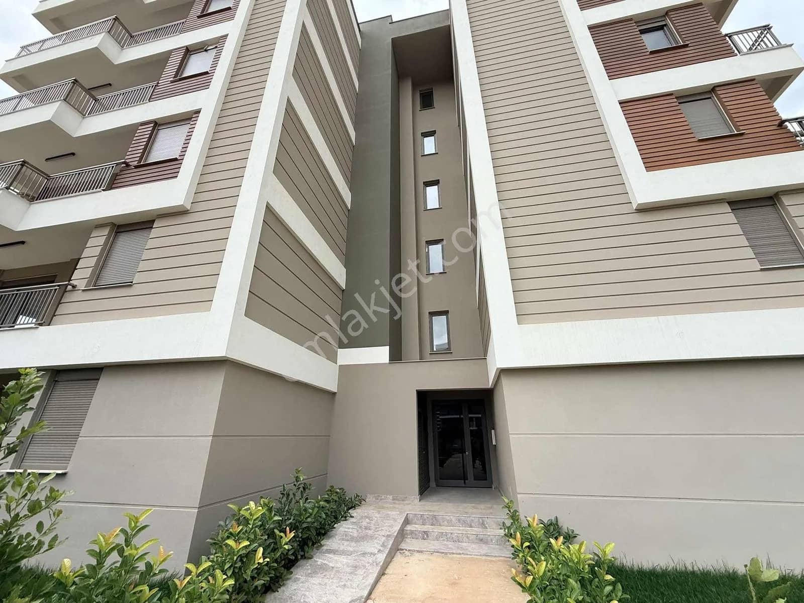 Altıntaş Da Kapalı Otopark/ebebeyn Banyolu Kiralık 2+1 ilan görseli