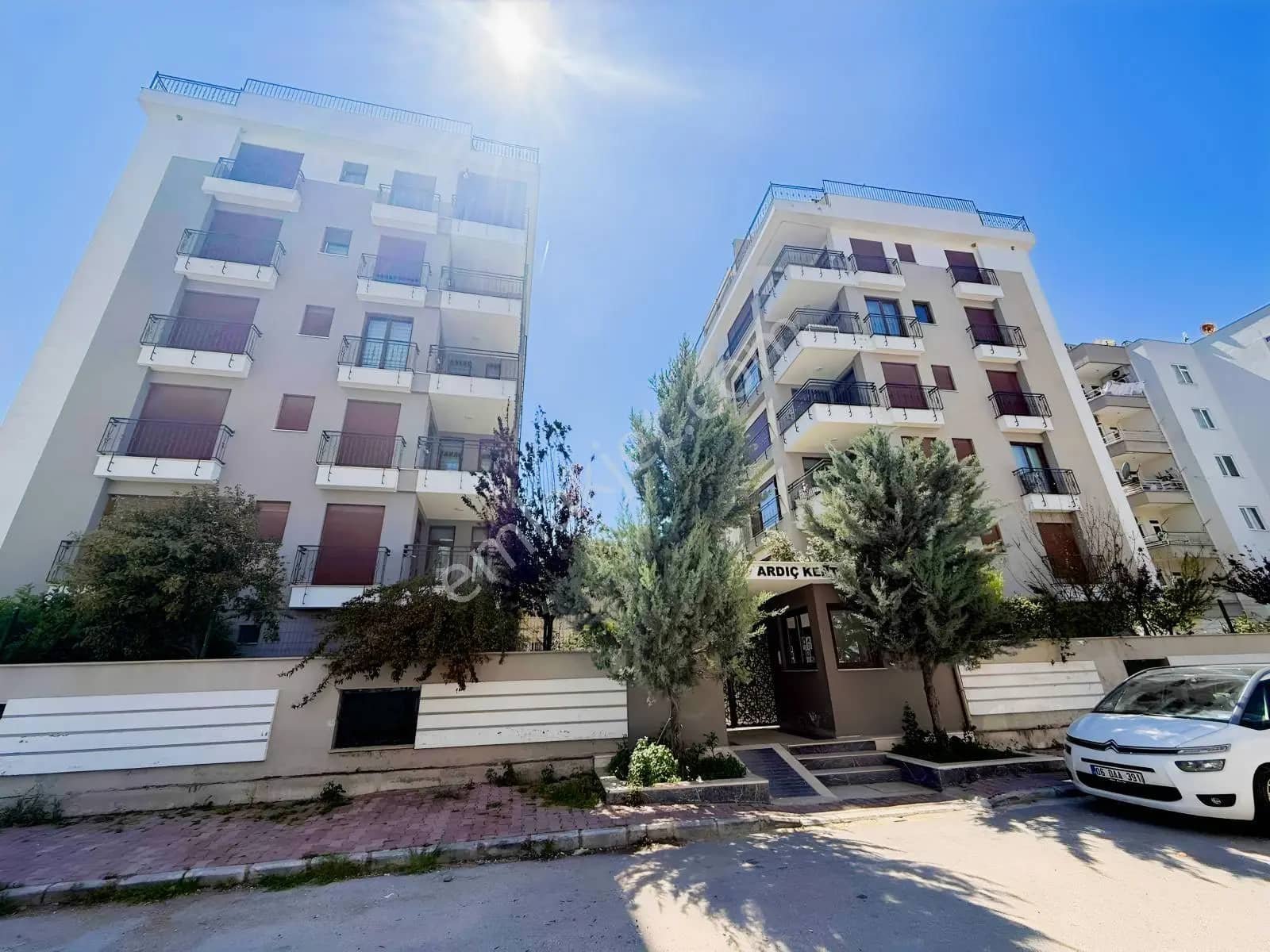 Ayşe Yenidoğan'dan Kapalı Otoparklı Havuzlu 2+1 Daire