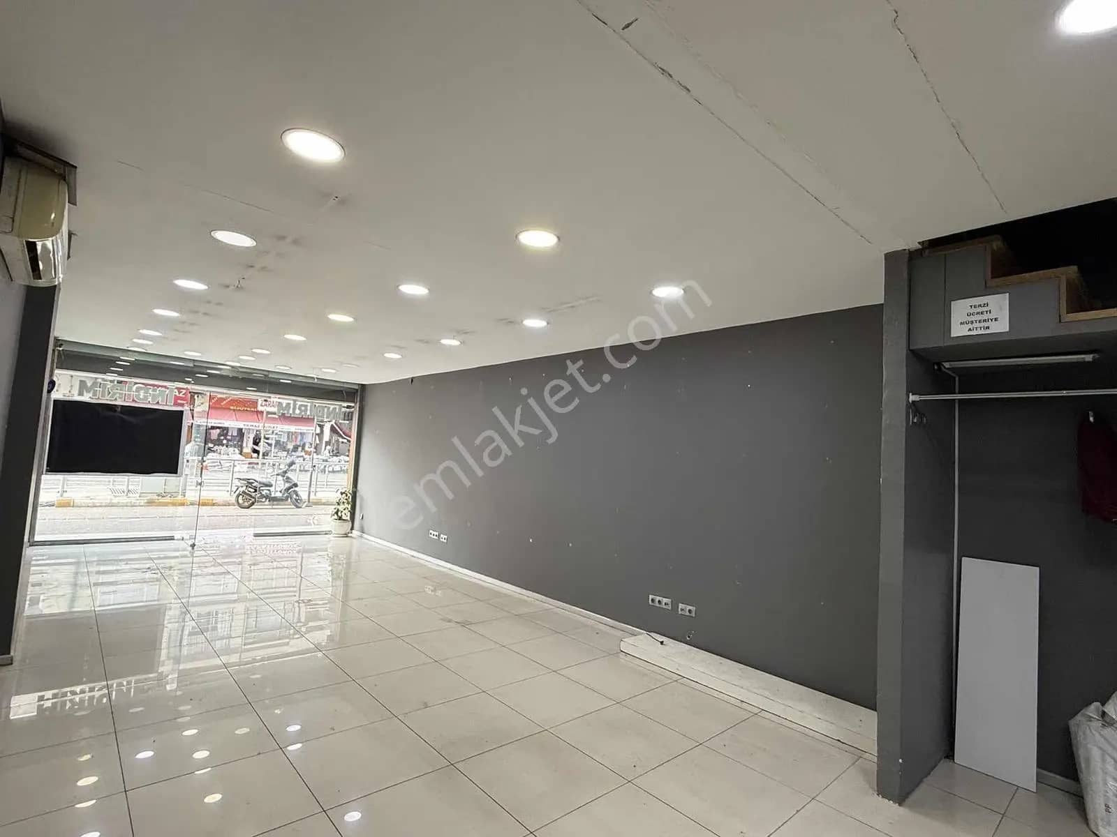 Şarampol Cad. Kiralık İş Yeri