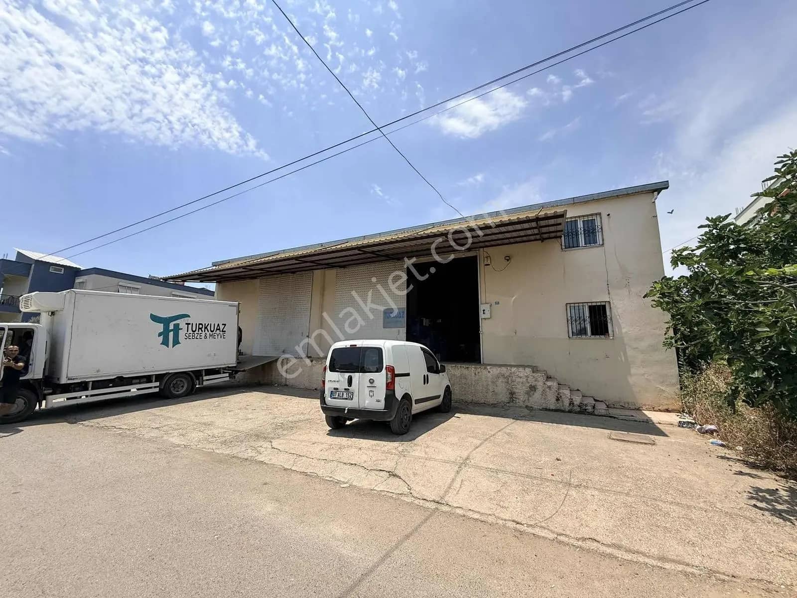 Güzelyurt Da D-400 Ve Tranvaya 200 Metre Mesafede/500 M2 Depo ilan görseli