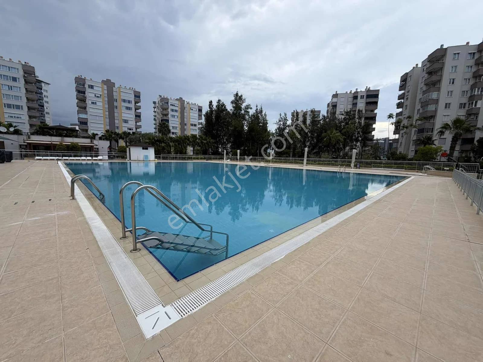 Lara Acısu Sitesinde Havuz Güvenlik Arakat Eşyalı 3+1 Kiralık ilan görseli