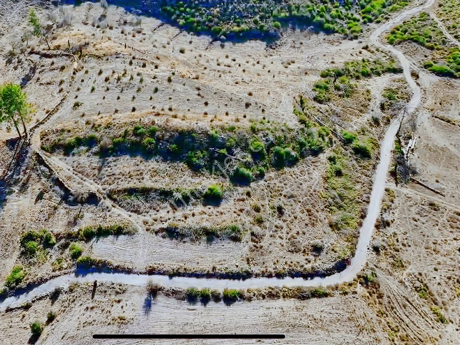 Acil Gökpınar'da 6317 M2 Resmi Ev Yapılabilen Yolu Olan Arazi