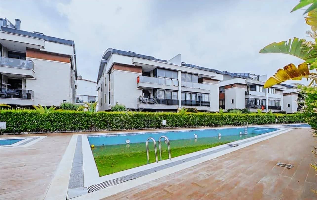 Güzeloba'nın En Prestijli Sitesinde 4+1 Satılık Daire ilan görseli