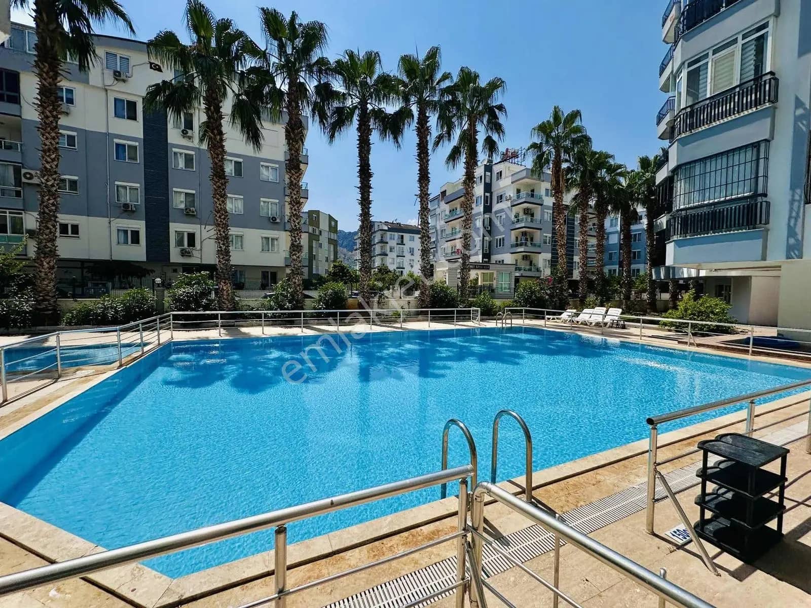 Hurmada Havuz Cepheli, Denize Yakın, Geniş 2+1 Satılık Daire