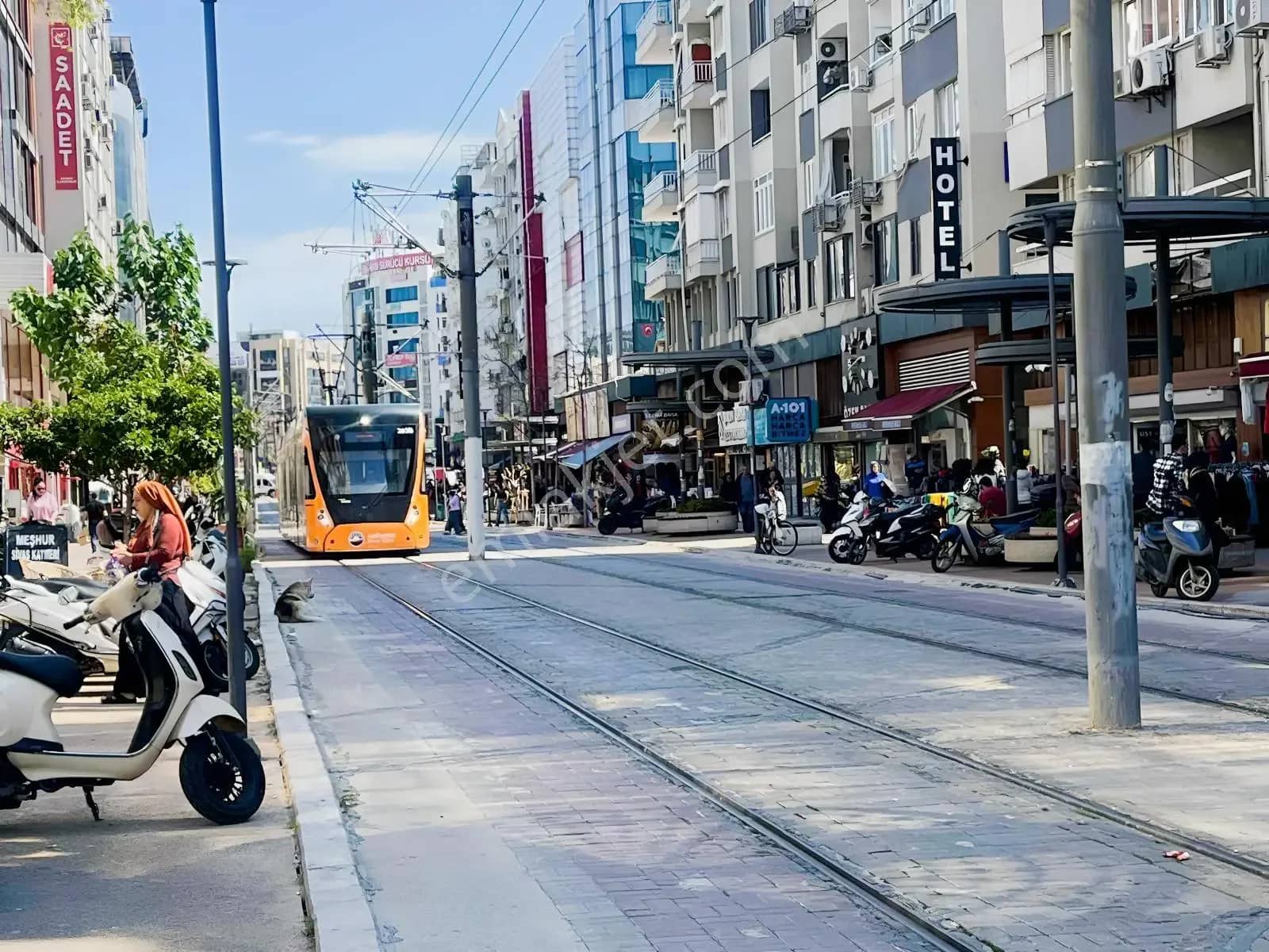 Şarampol Kapalı Yol Tramvay Hattı Üzerinde Satılık Dükkan