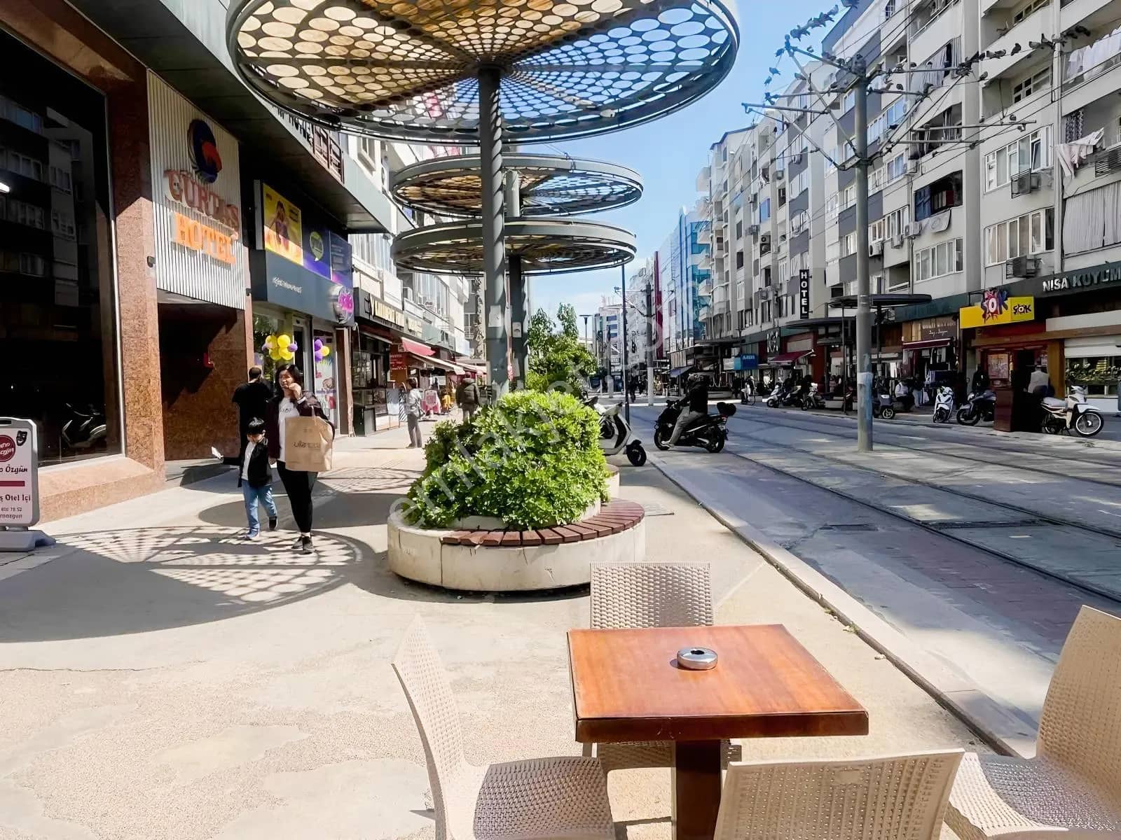 Şarampol Kapalı Yol Tramvay Hattı Üzerinde Satılık Dükkan