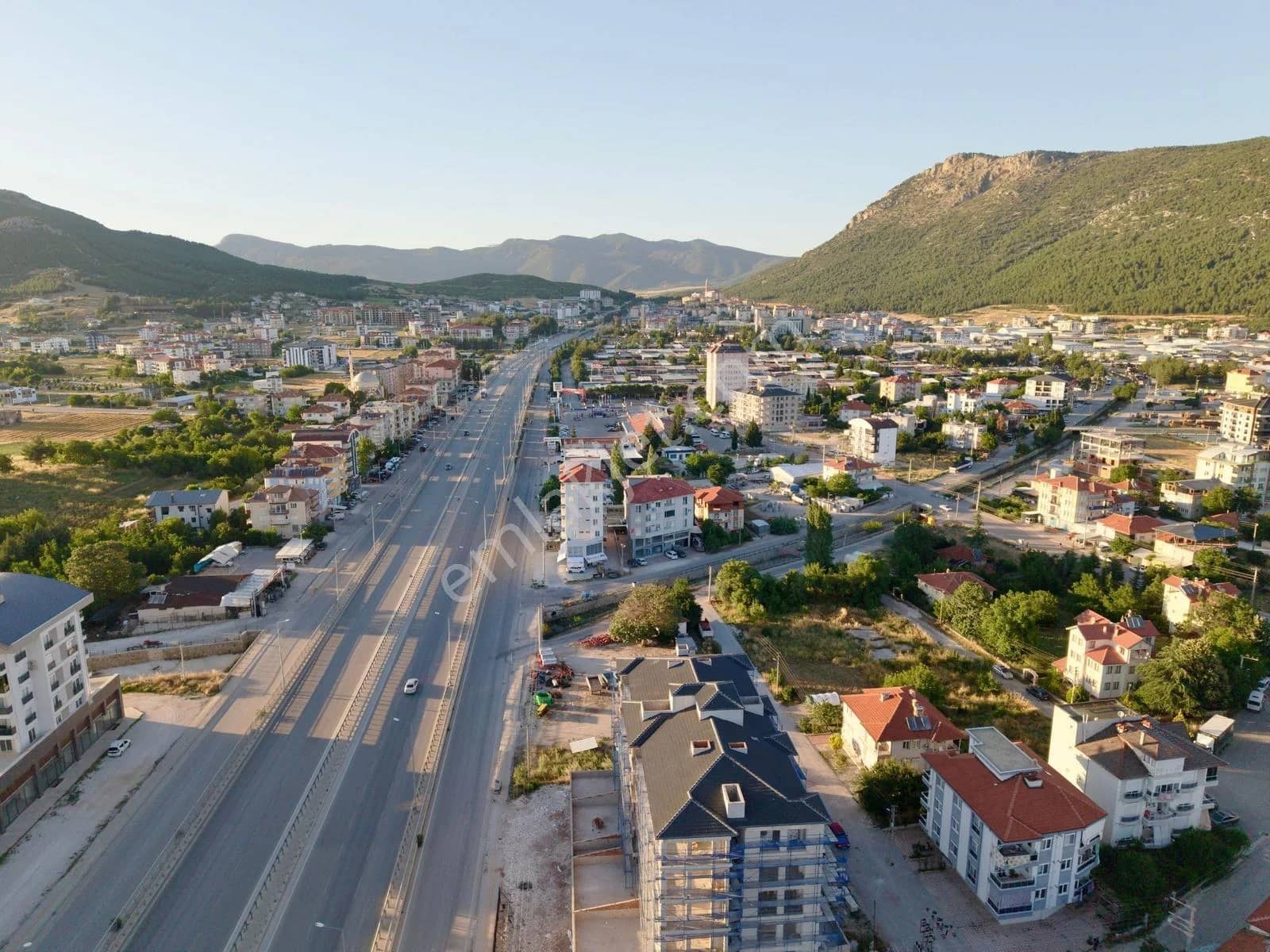 Fiyat Düştü! Bucak Çevre Yolu Üzeri Yatırımlık Uygun Apart