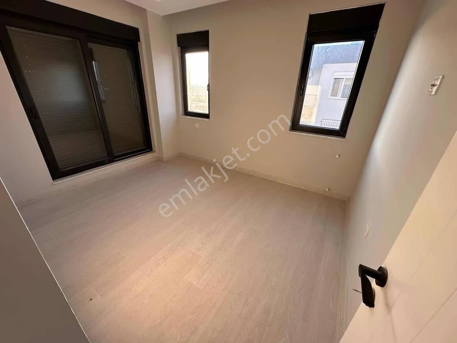 Kat Müliyetli | Krediye Uygun | Açık-kapalı Otoparklı | Havuzlu ilan görseli