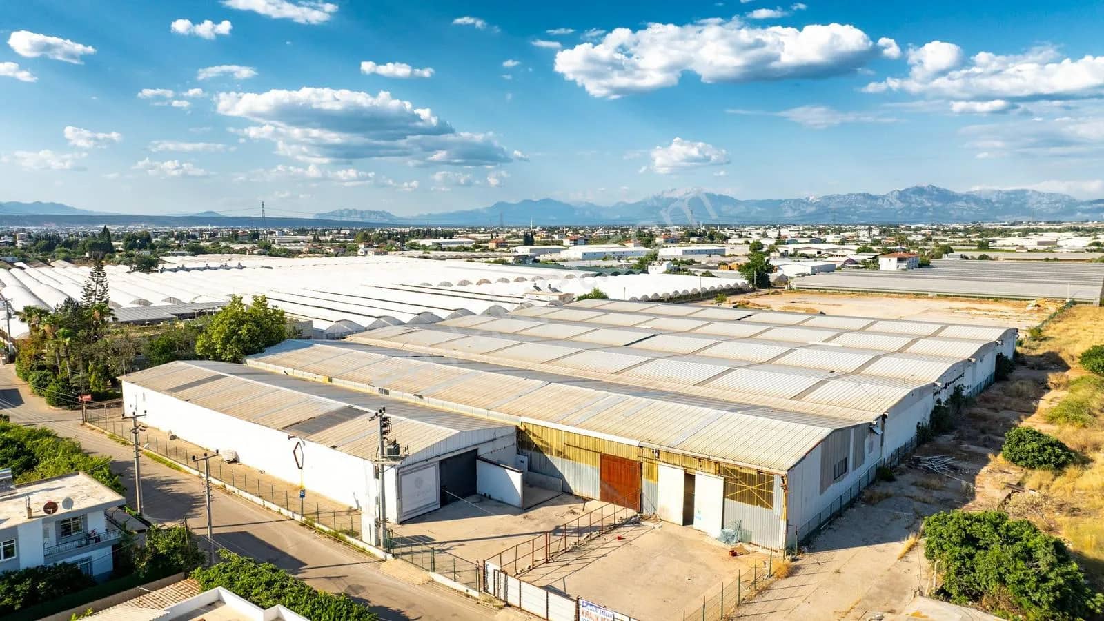 Kepez Menderes Mah. Kiralık 10.145 M² Kapasiteli Emsalsiz Depo ilan görseli