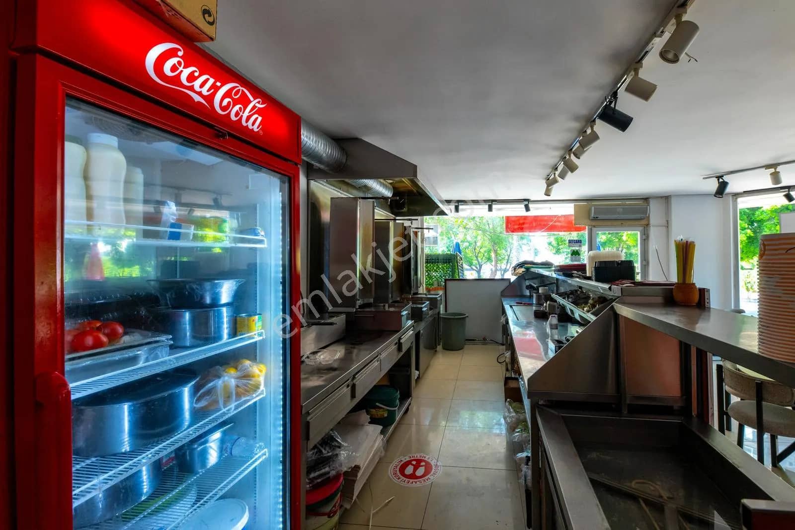 Güzeloba'da Cadde Üzerinde Hazır Köşe Restoran | Devren Kiralık ilan görseli