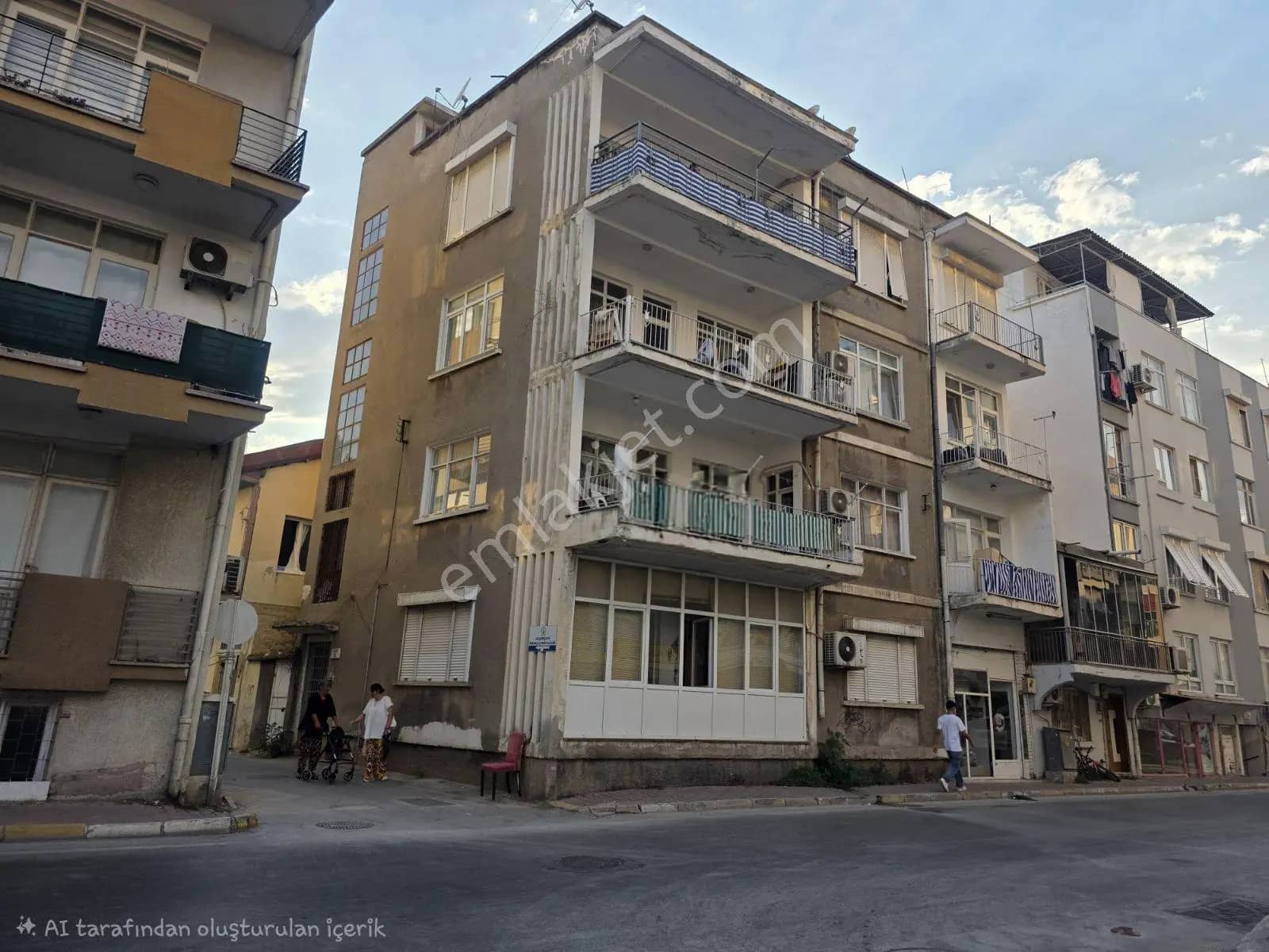 Işıklar'da Arık Caddesi Yol Üstü Katta Tek 3+1 Daire ilan görseli