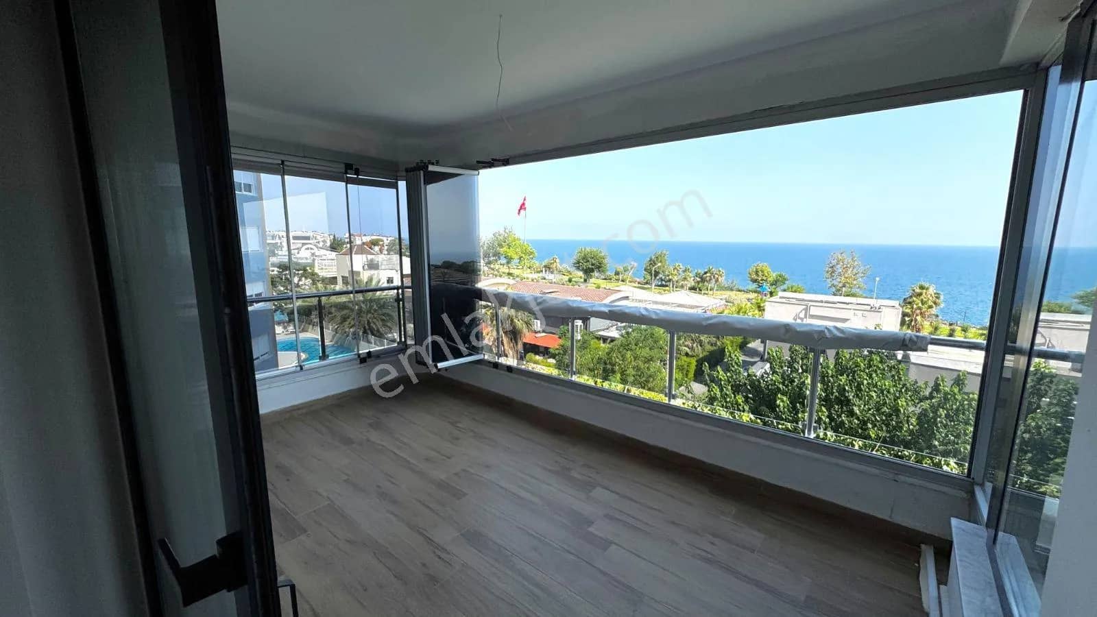 Lara Fener'de | Full Deniz Manzaralı | 260 M² 4+1 Havuzlu Site ilan görseli