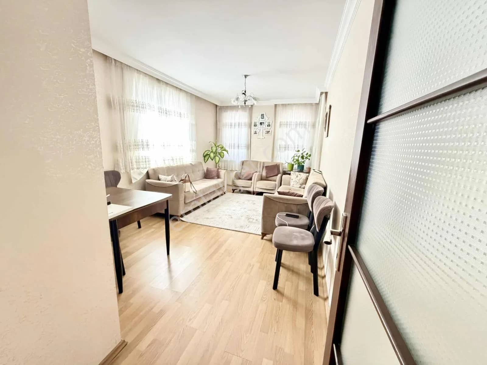 Ebeveyn Banyolu Ayrı Mutfaklı 2+1 Ferah Daire ilan görseli