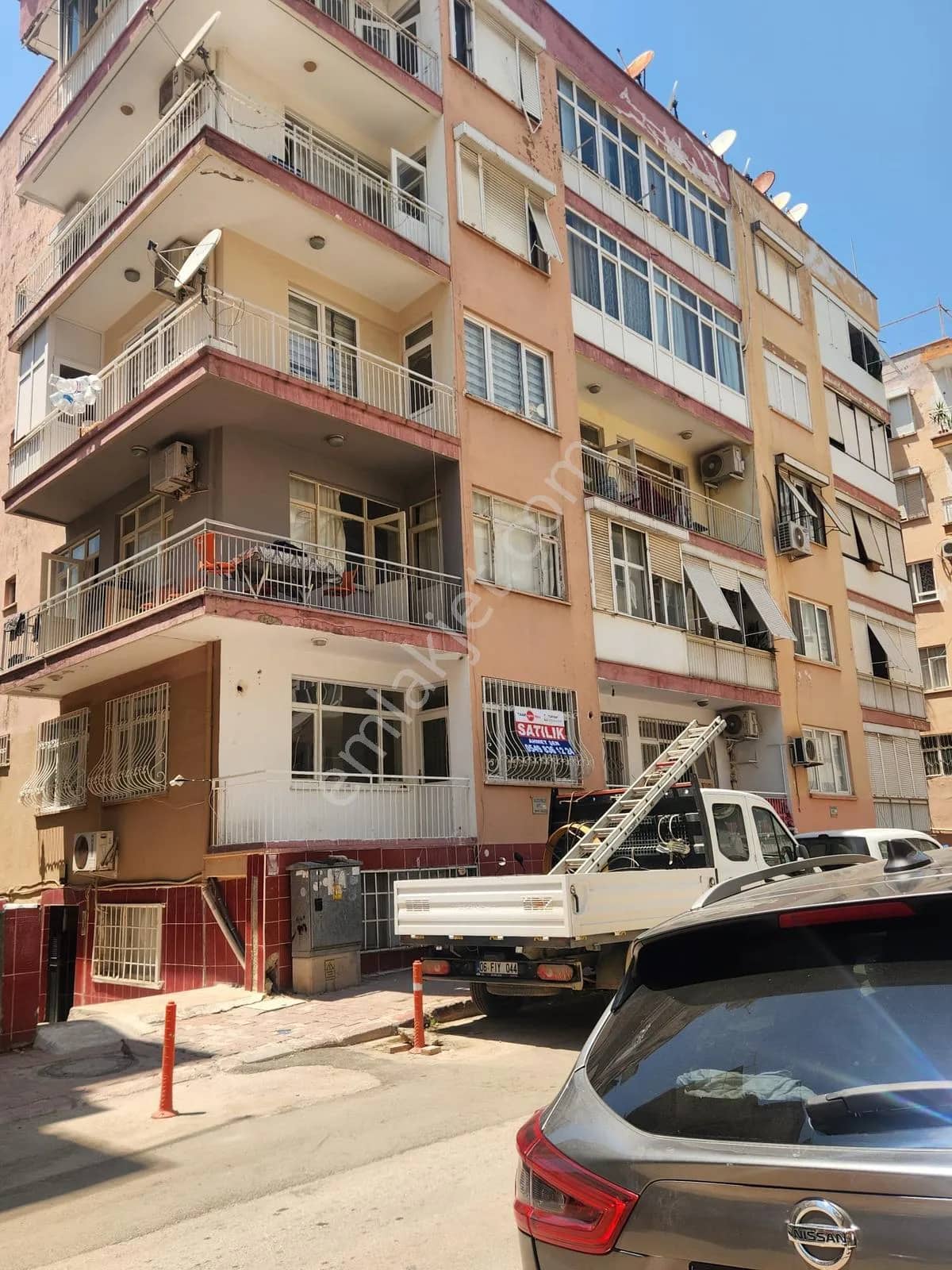 Merkez 'de Güllük Caddeye Yakın 90 M2 2+1 Daire ilan görseli