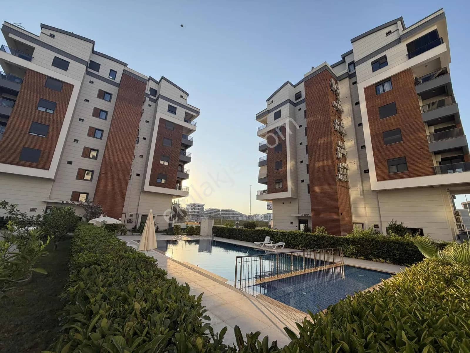 Full Özellıklı Sıtede Sıfır Eşyalı 1 + 1 Kıralık Daıre ilan görseli