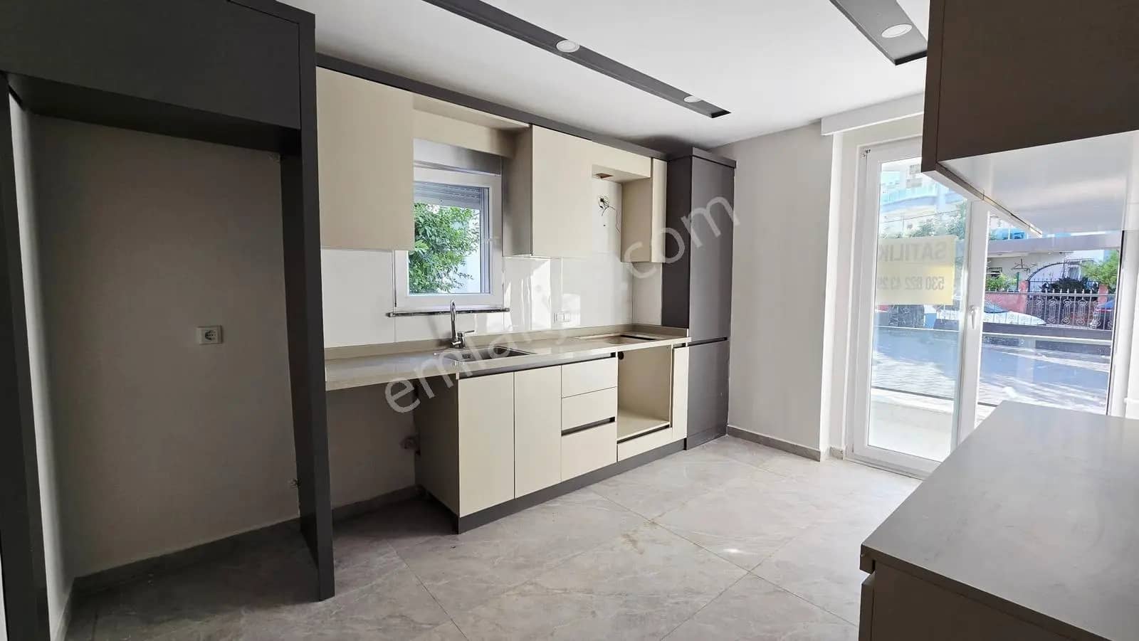 Kepez Şelale'de Site İçinde Satılık 2+1 Ayrı Mutfaklı Bahçe Katı
