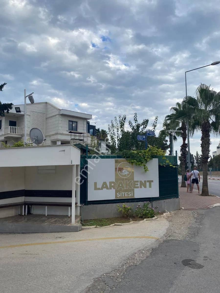 Lara Kent Sitesi'nde Kiralık 6+1 Müstakil Villa / Zu Vermieten ilan görseli