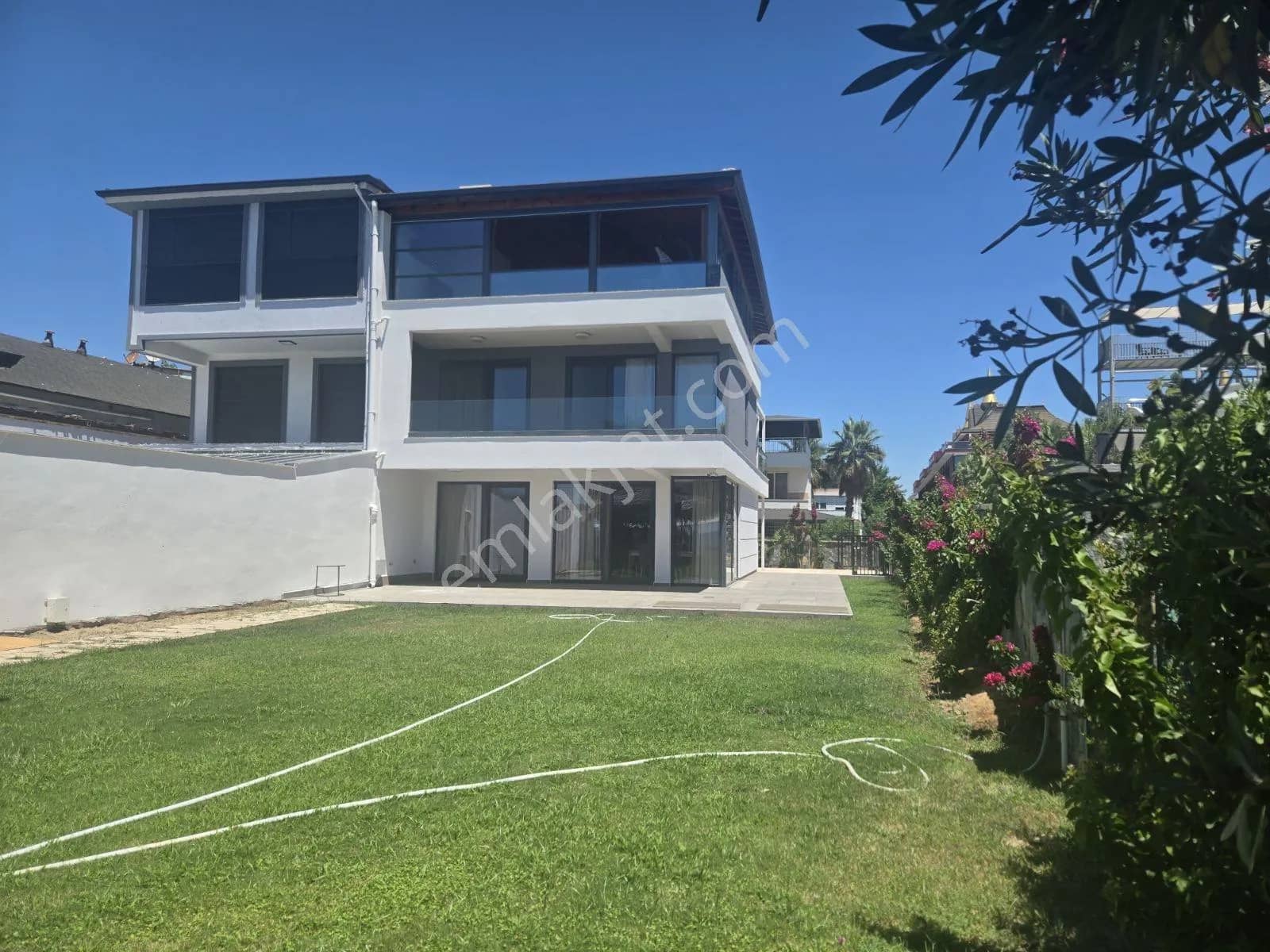 Denize Sıfır Lux Villa