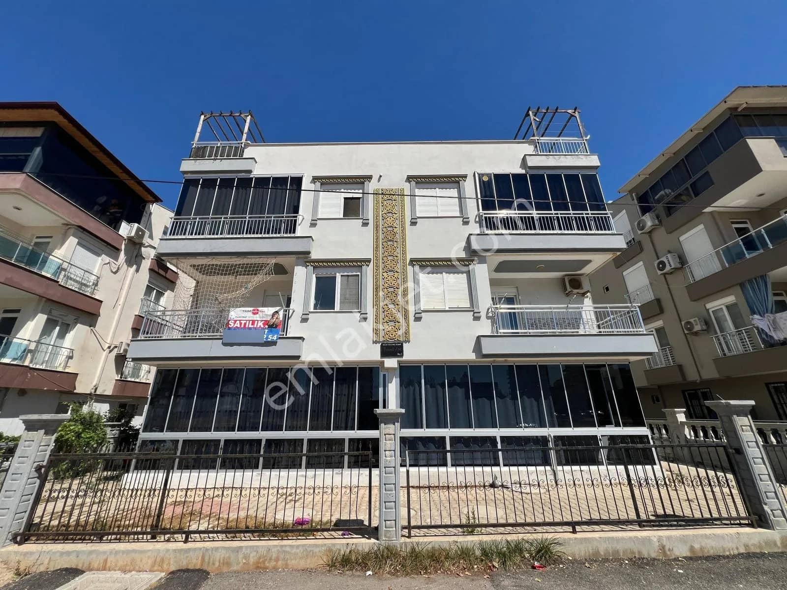 Havalimanı Yakını Arakat Satılık 2+1 Daire