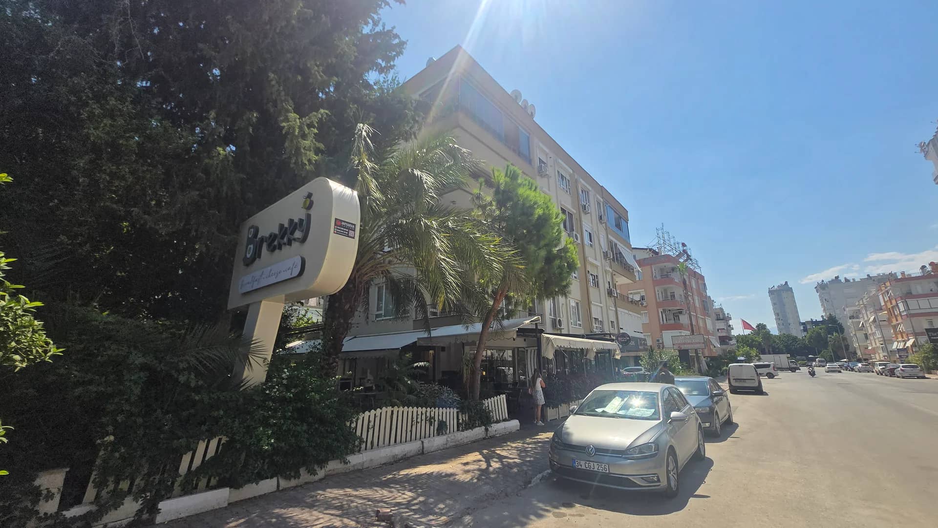 YEŞİLBAHÇEDE DEVREN KİRALIK KAFE&KAHVALTI
