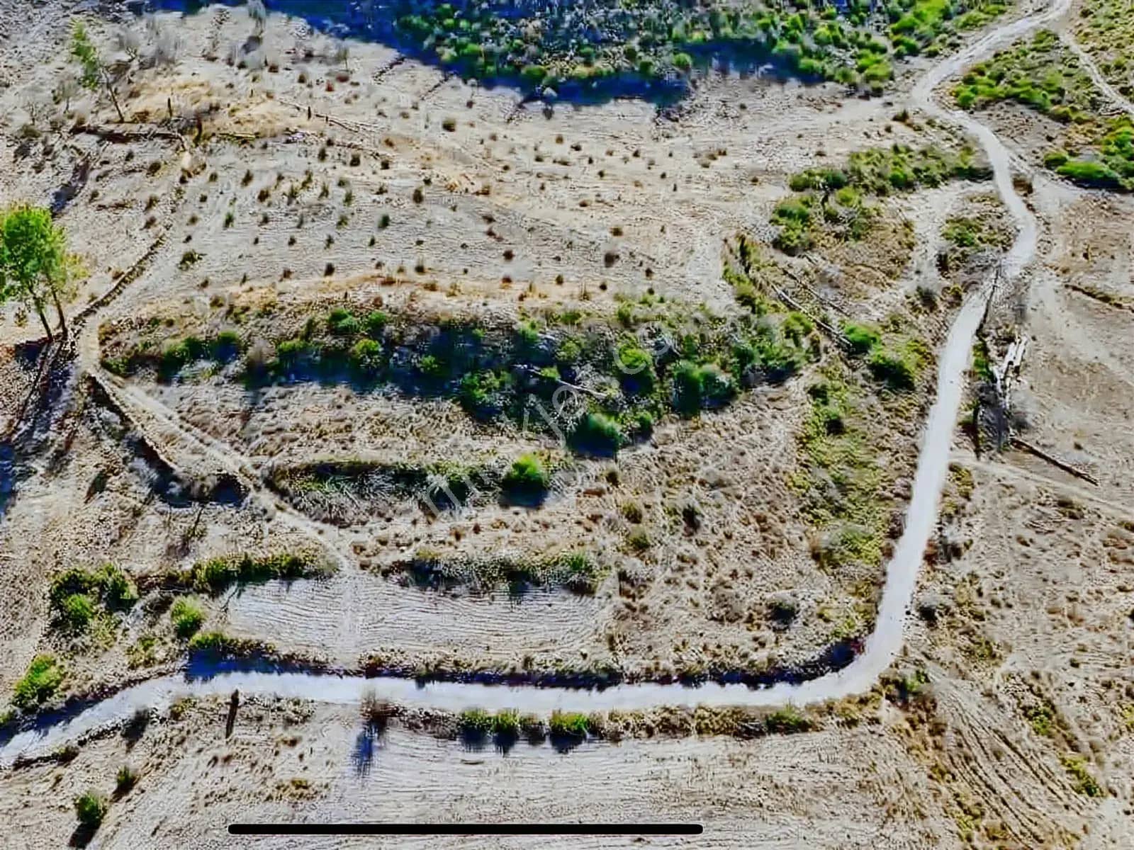 Acil Gökpınar'da 6317 M2 Resmi Ev Yapılabilen Yolu Olan Arazi