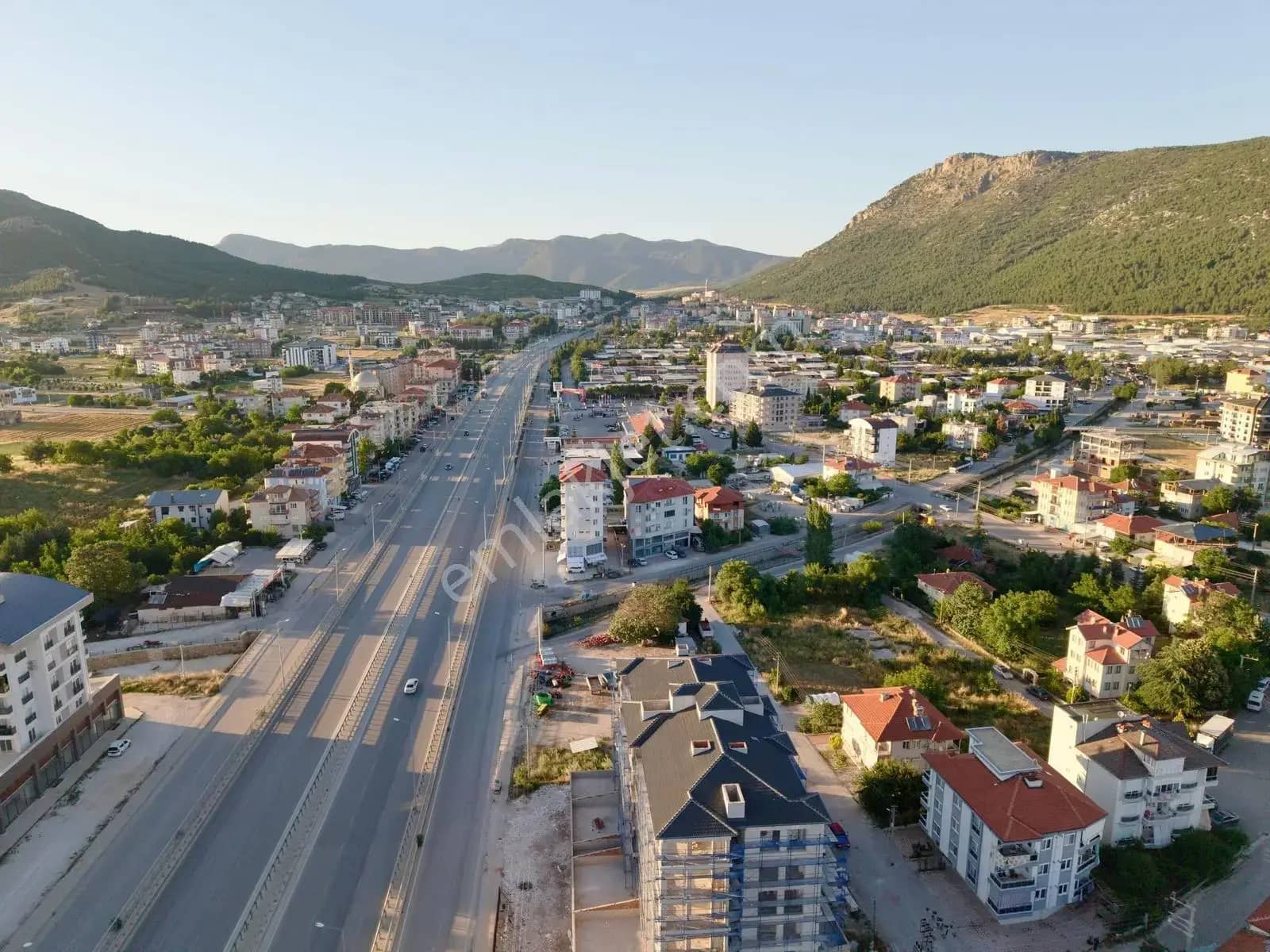 Fiyat Düştü! Bucak Çevre Yolu Üzeri Yatırımlık Uygun Apart