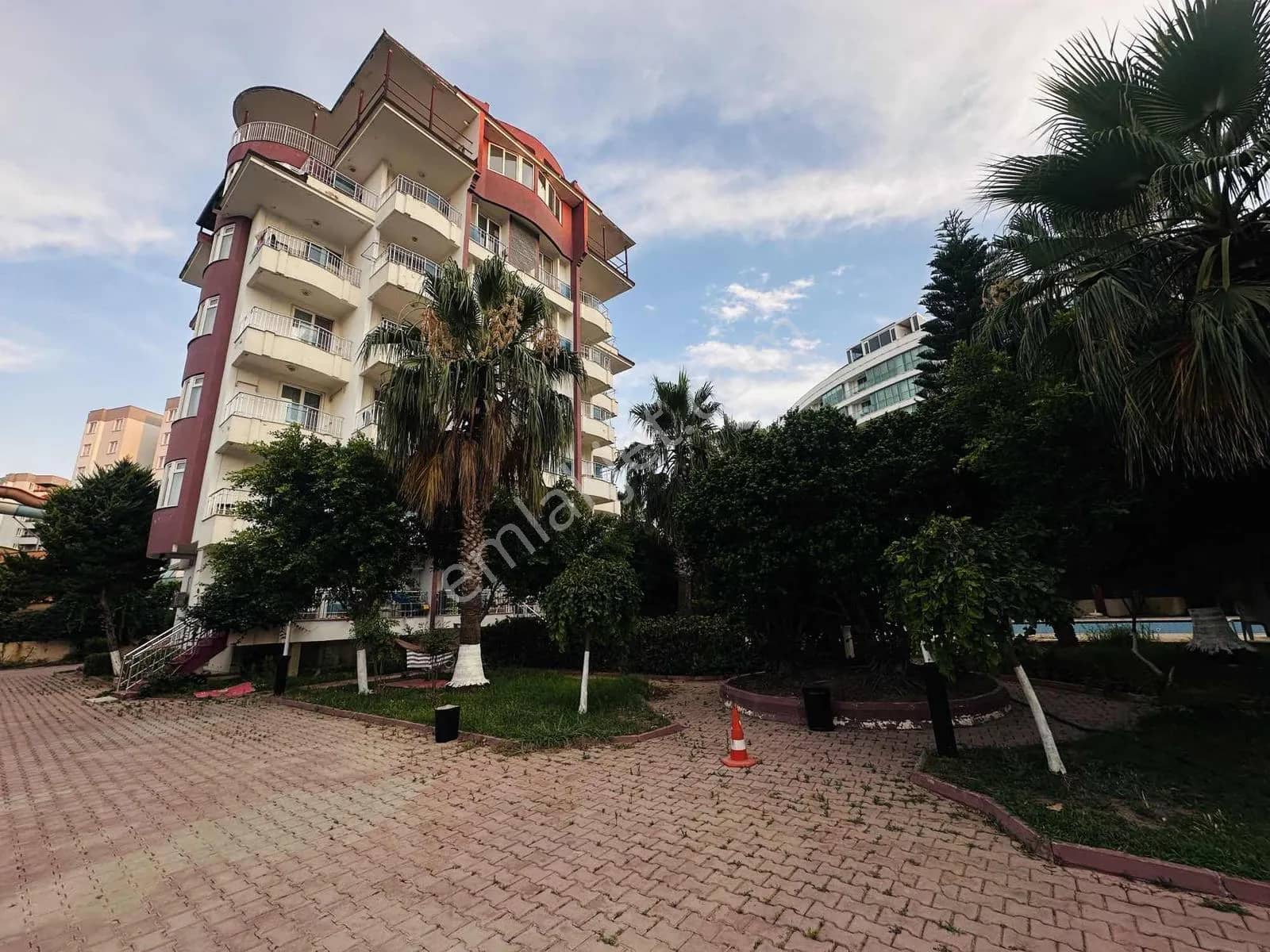 Bayar Homesta Havuz Manzaralı Satılık 2+1 Daire ilan görseli