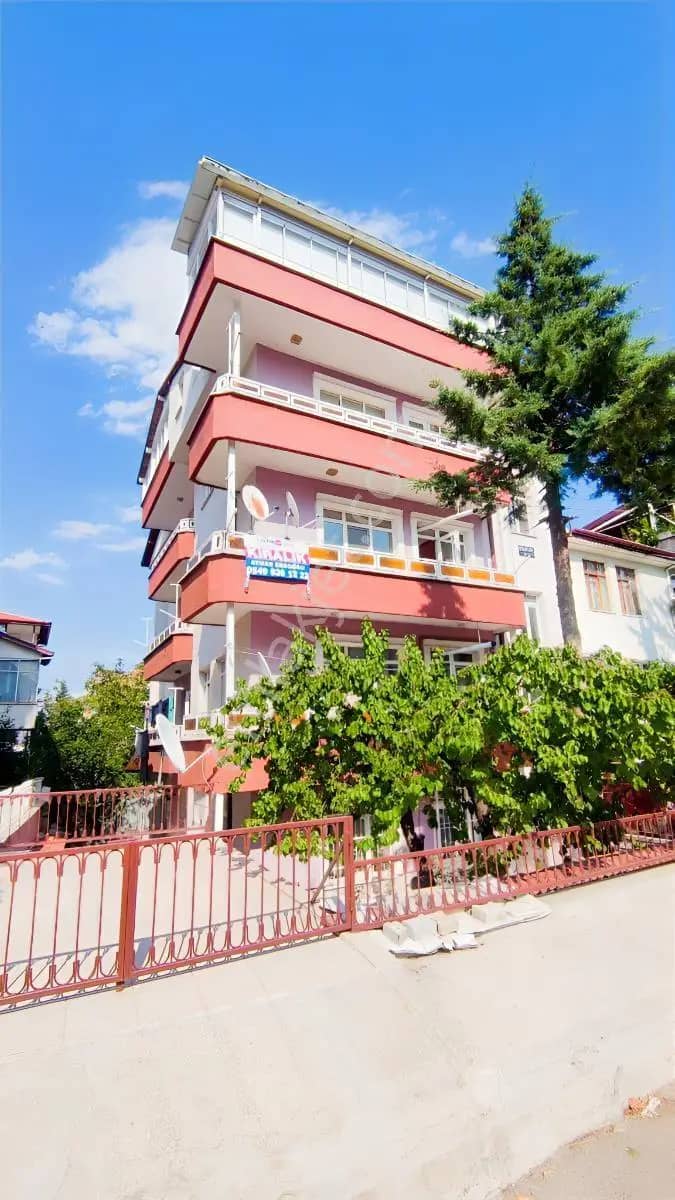 Karaağaç Mah.,pazara Ve Okullara Yakın Aíle Íçín Kíralık 3+1