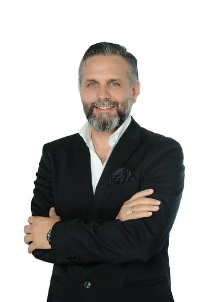 Ömer Özbek