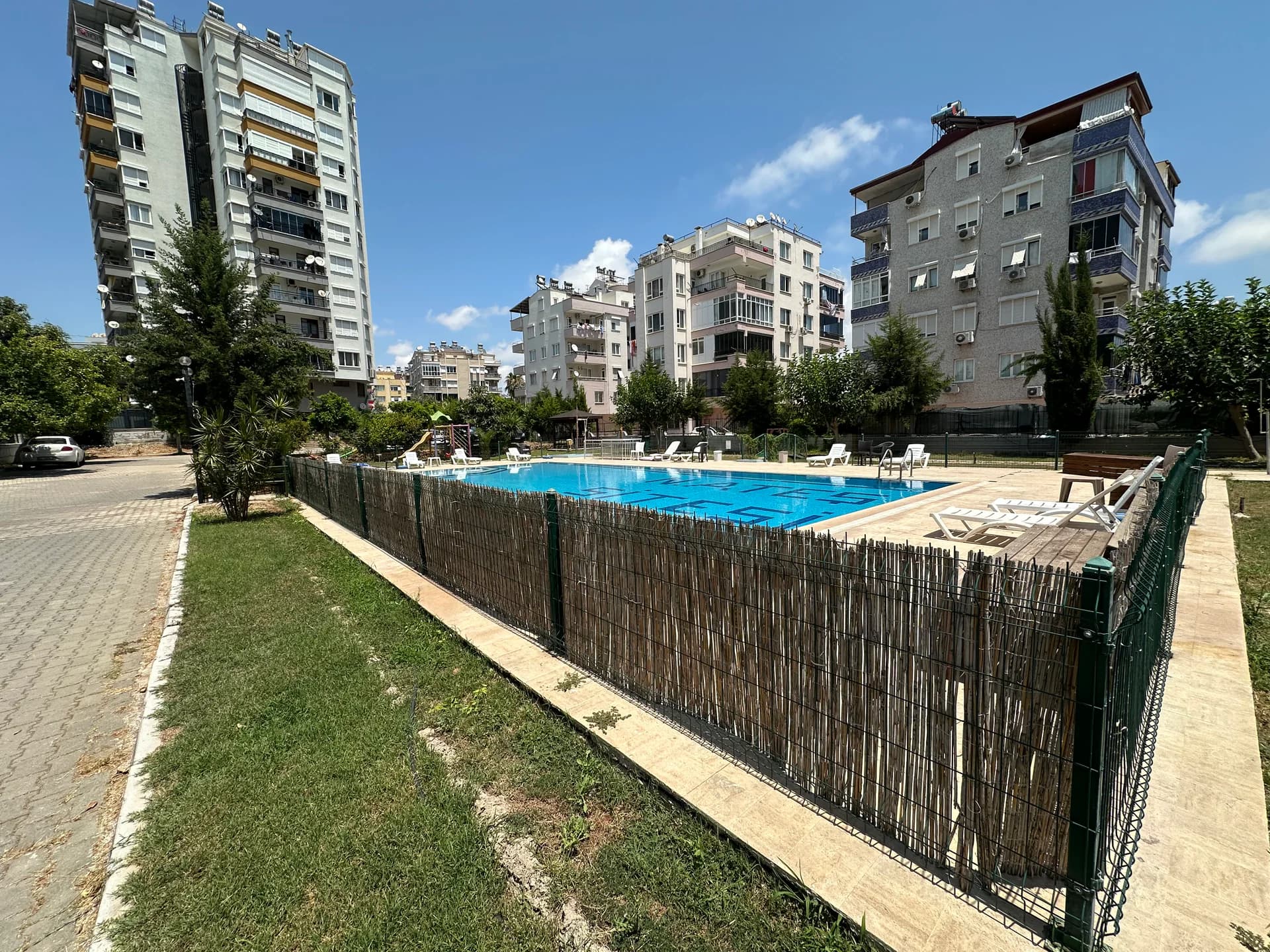 Kolejlere yürüme mesafesinde tadilatlı masrafsız daire