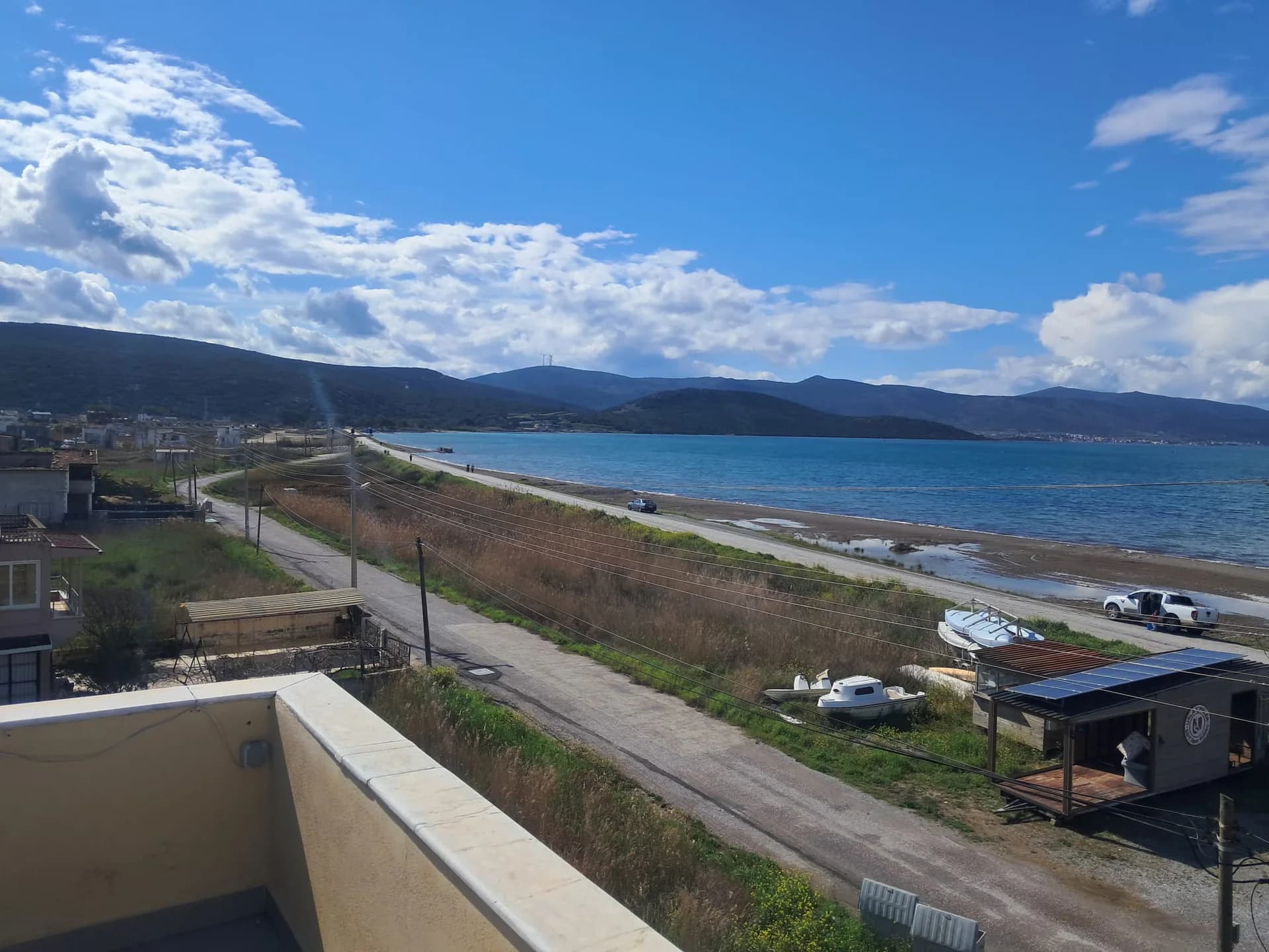 URLA İÇMELERDE KESİNTİSİZ DENİZ MANZARALI DEVİRLİK OTEL