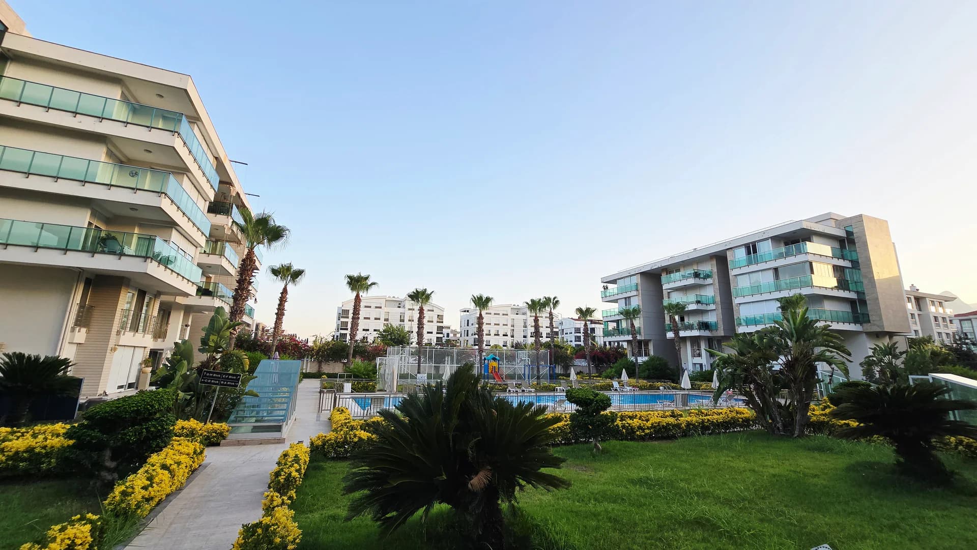Uncalı’da Lüks Sitede Satılık 4+1 Geniş ve Ferah Daire - Olimpic Havuzlu & Güvenlikli