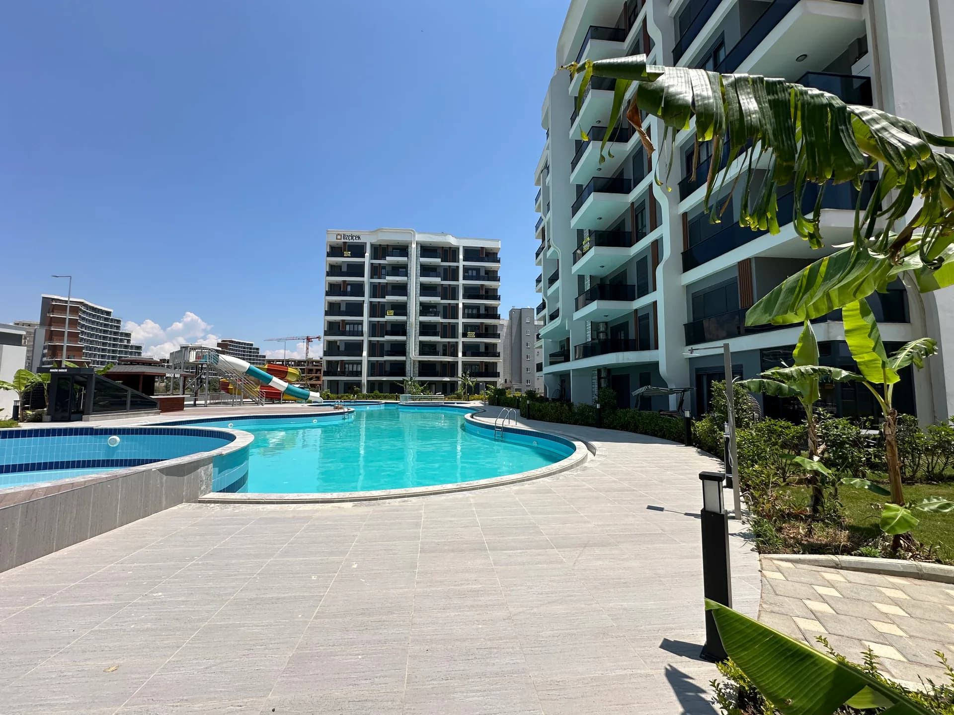 ALTINTAŞ ÖZELLİKLİ SİTEDE SATILIK 1+1 BAHÇE KULLANIMLI DAİRE