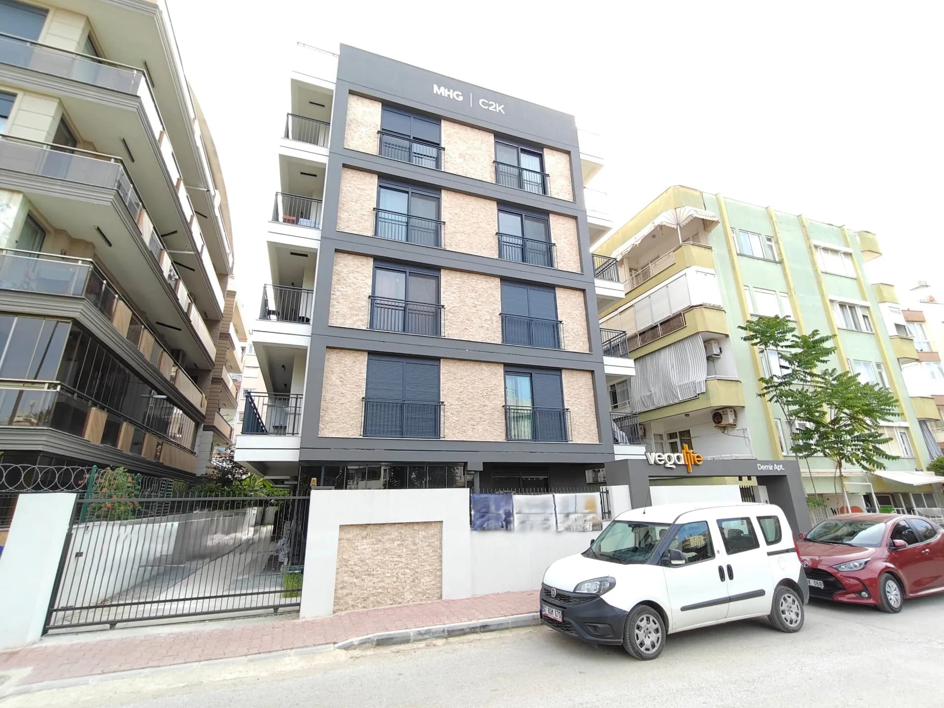 Gençlik Mah.de Yeni Bina AIRBNB'ye Uygun Satılık 2+1 Ters Dubleks