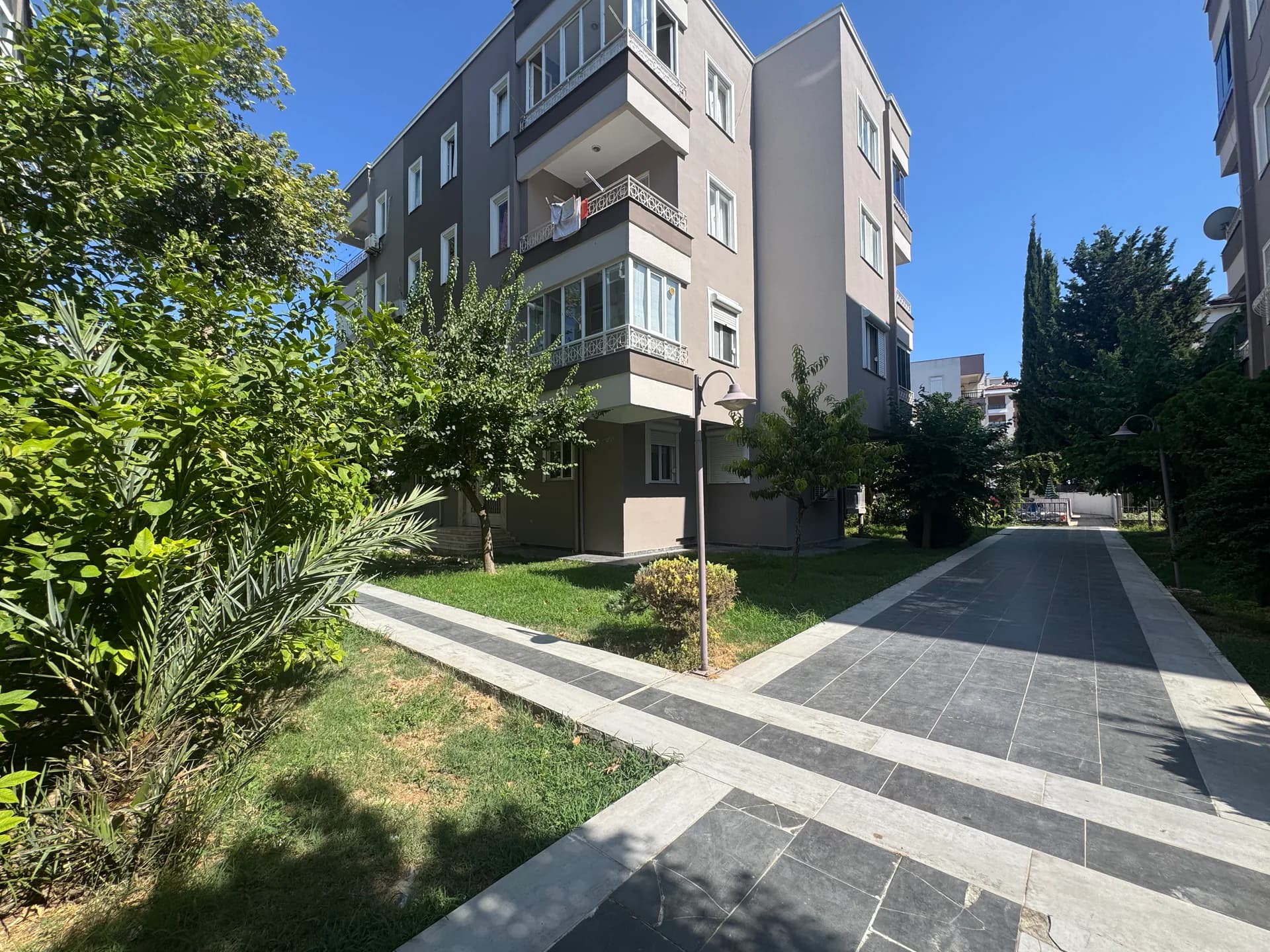 GÜZELOBA RAUF DENKTAŞ YAKINI 2+1 HAVUZLU MASRAFSIZ DAİRE