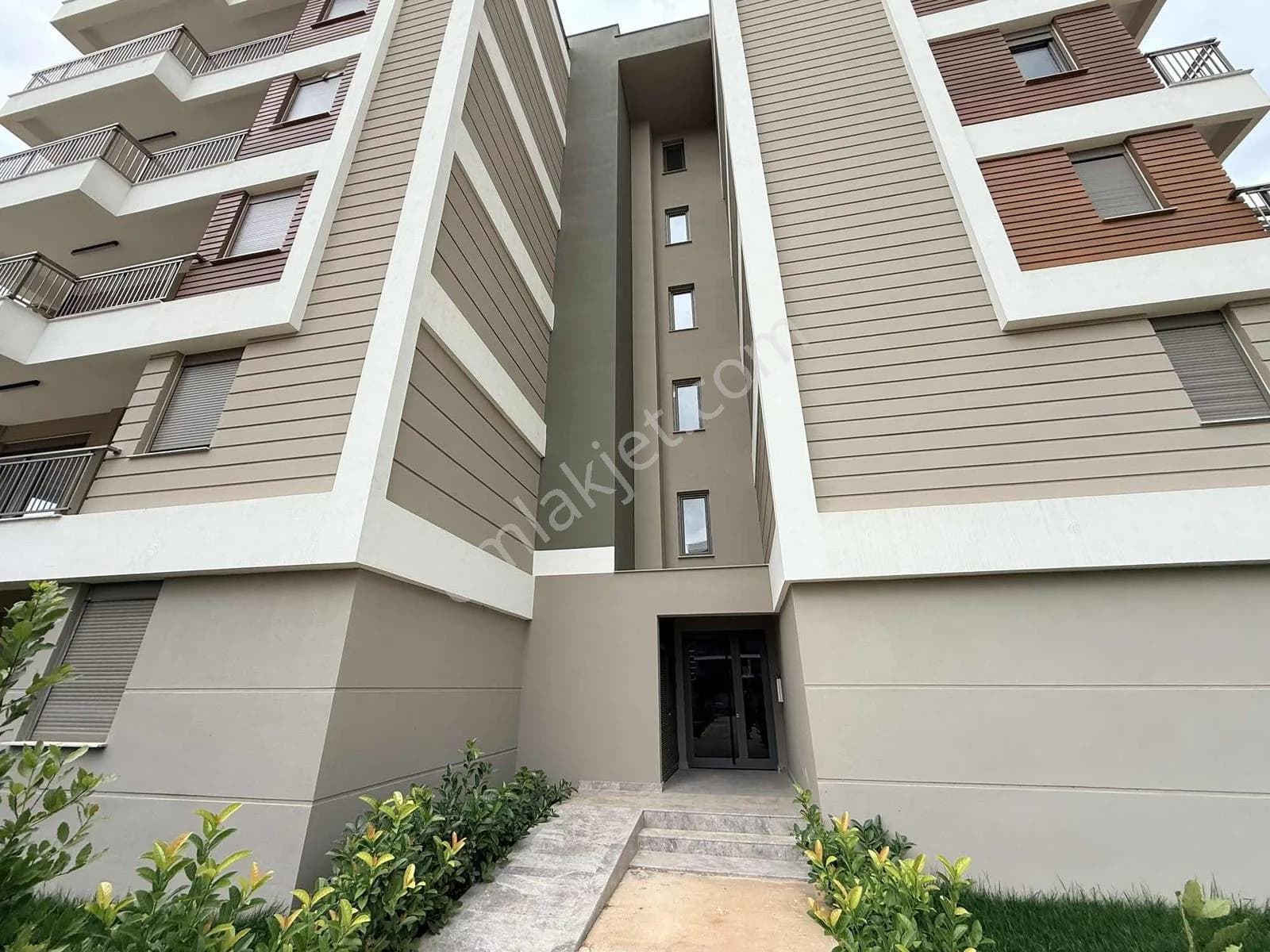 Altıntaş Da Kapalı Otopark/ebebeyn Banyolu Kiralık 2+1
