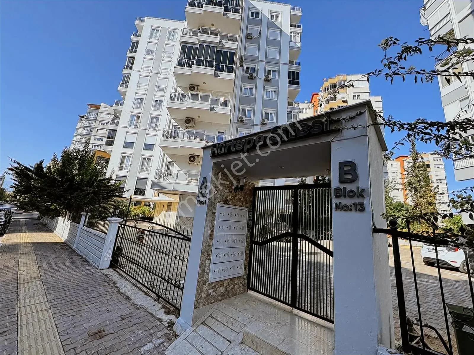 Çağlayan Denize Yakın Site İçi Masrafsız 3+1 Eşyalı Arakat Daire