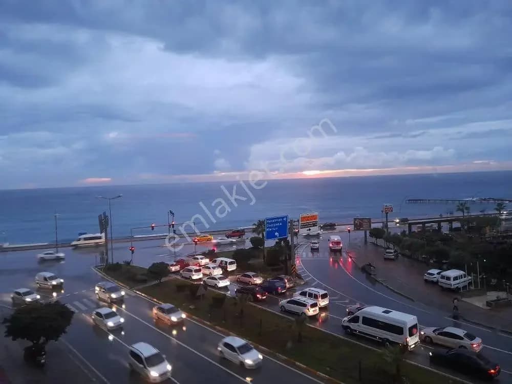 Alanya Merkez Denize Sıfır 2+1