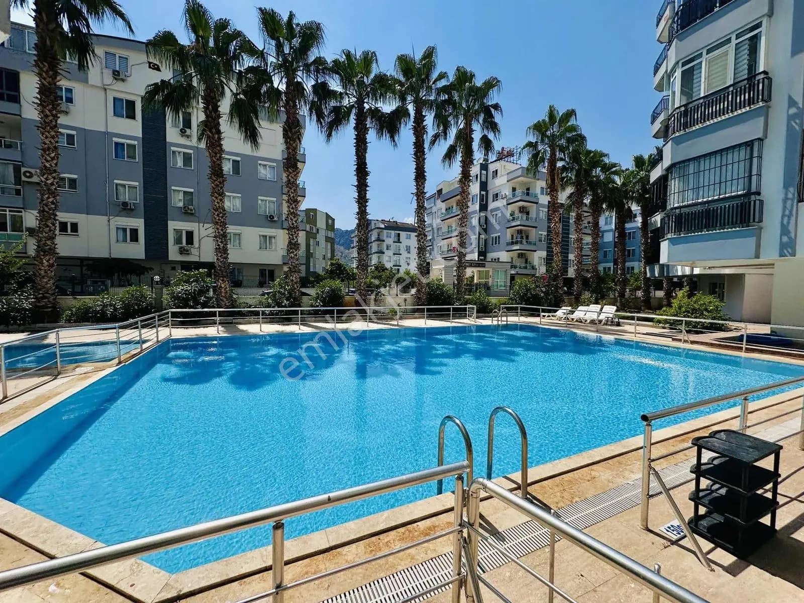 Hurmada Havuz Cepheli, Denize Yakın, Geniş 2+1 Satılık Daire