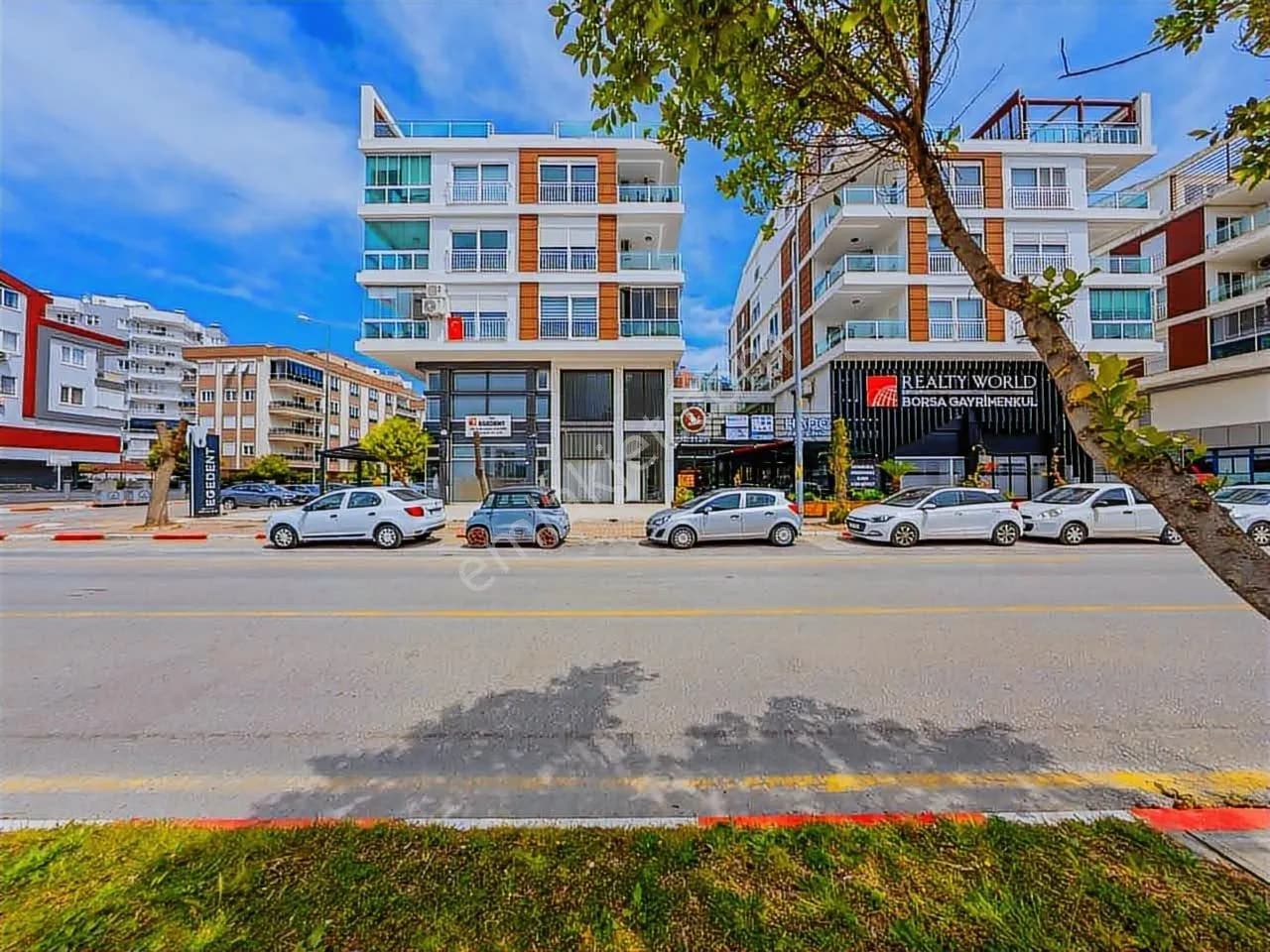 Meydankavağı 12. Cadde'de Satılık Faturalı İşyeri