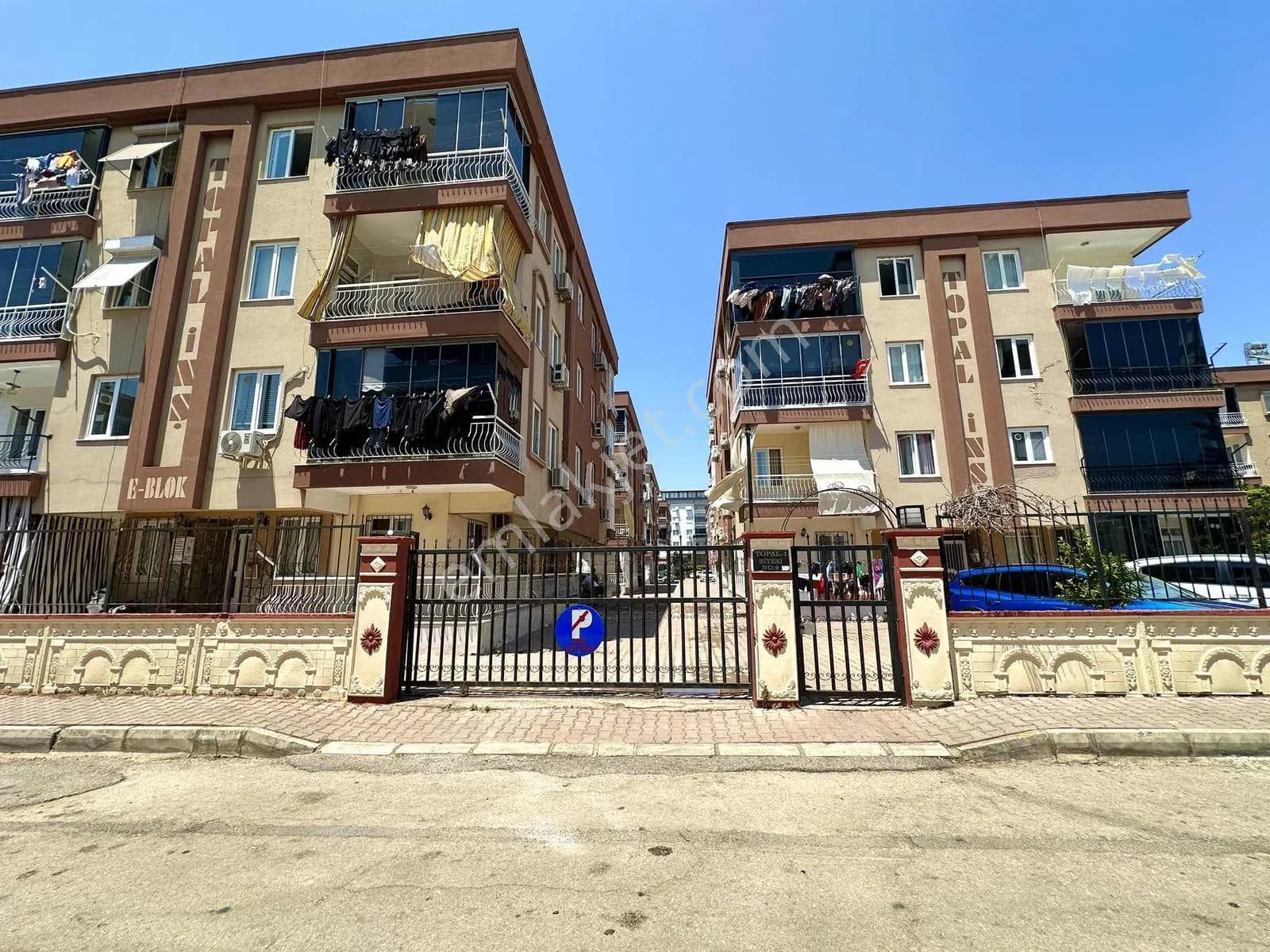 Dutlubahçe'de Ana Caddeye Yakın D.gazlı Masrafsız 3+1 Daire