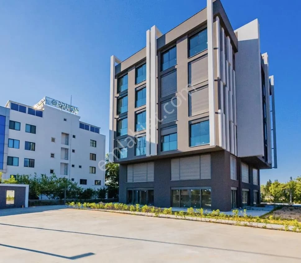 Havalimanına Yakın 1+1 Konsept Site İçerisinde Satılık Daire