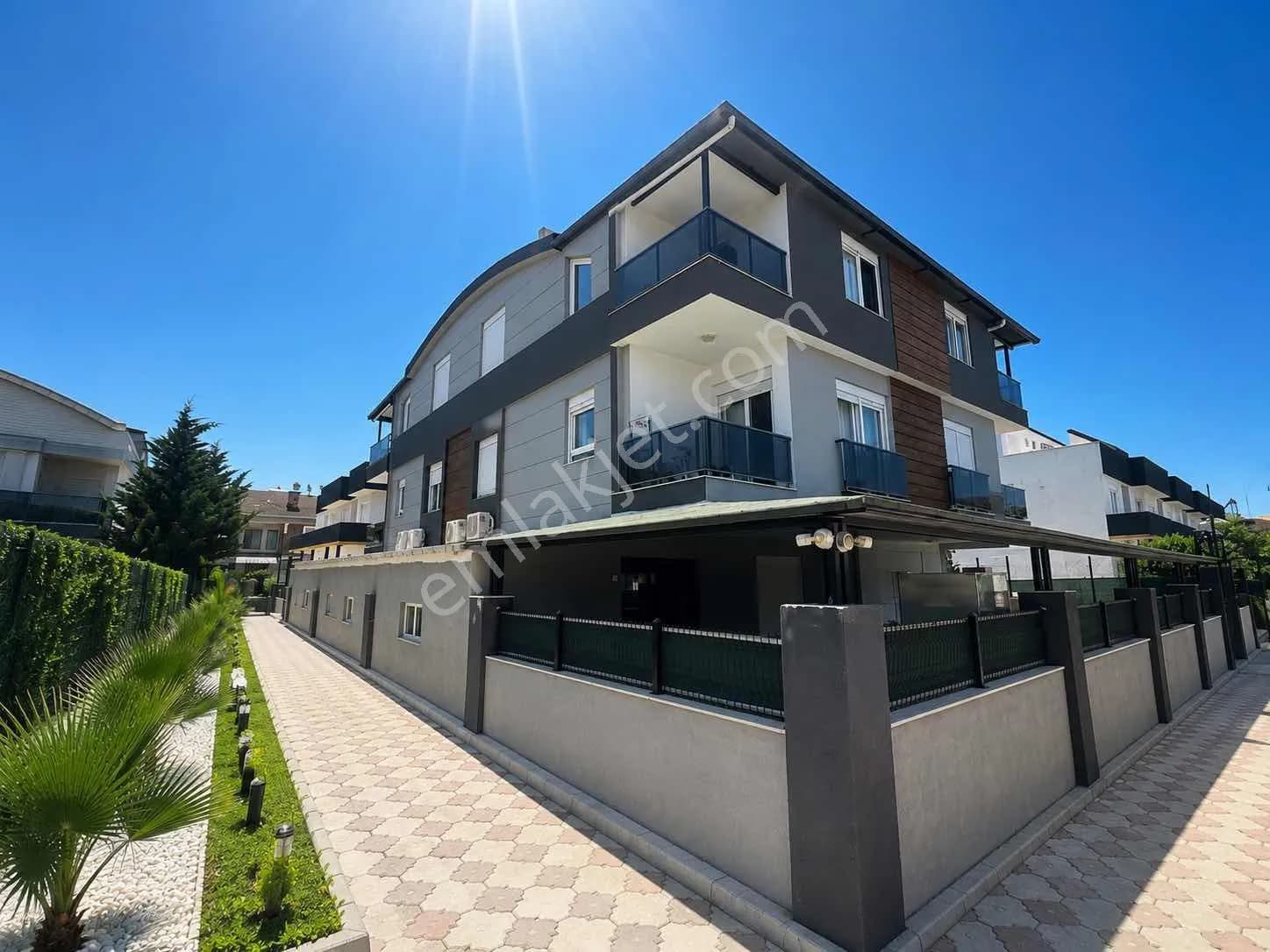 Güzeloba'da Satılık Komple Bina