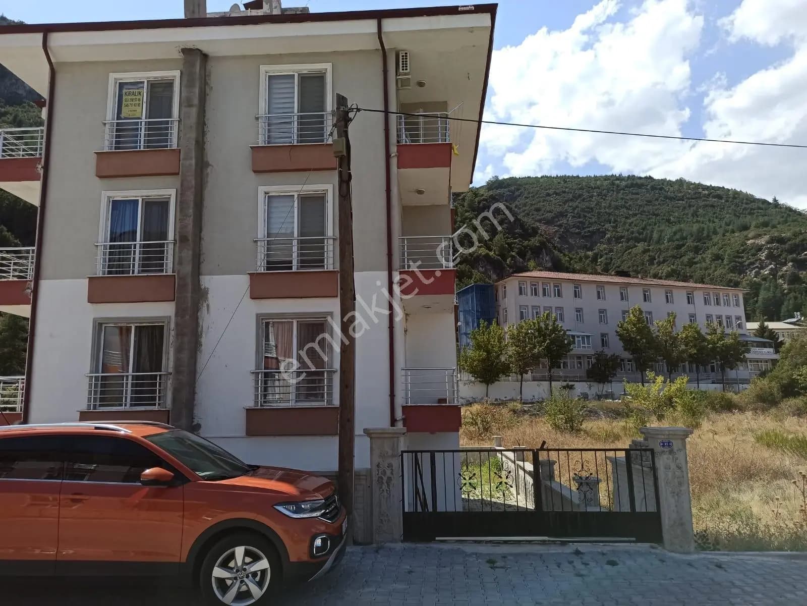 Göl Manzaralı Hastaneye Ve Üniversiteye Yakın 1+1